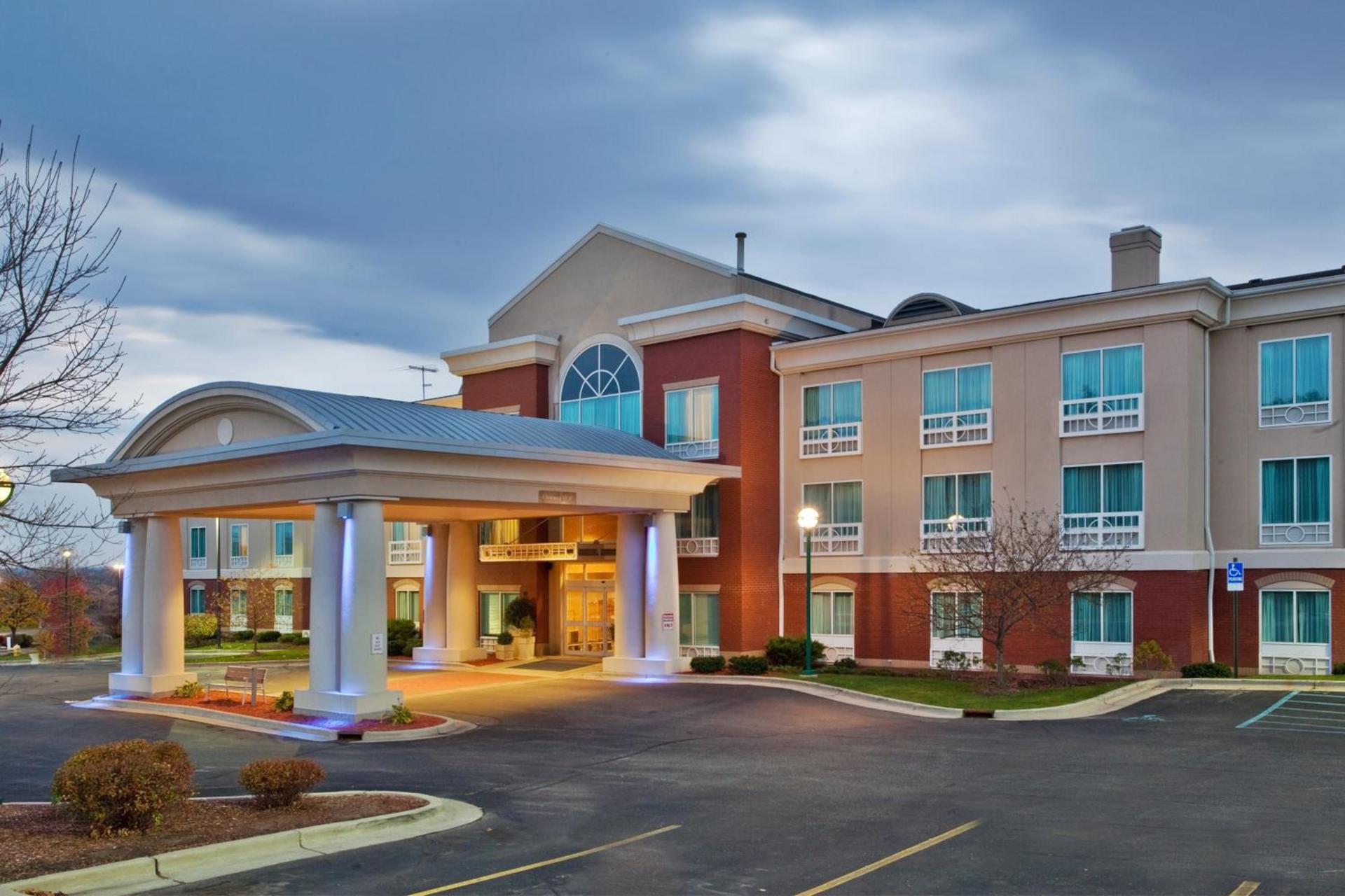 Holiday Inn Express Hotel & Suites Grand Rapids-North by IHG photo 18