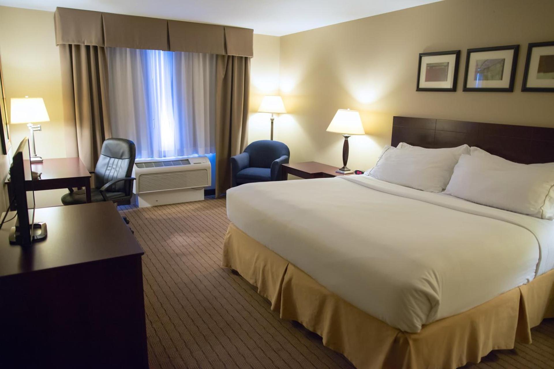 Holiday Inn Express Devils Lake by IHG photo 45