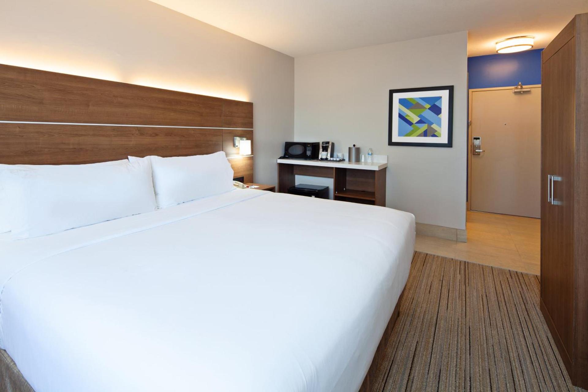 Holiday Inn Express Hotel & Suites San Diego-Escondido by IHG photo 34