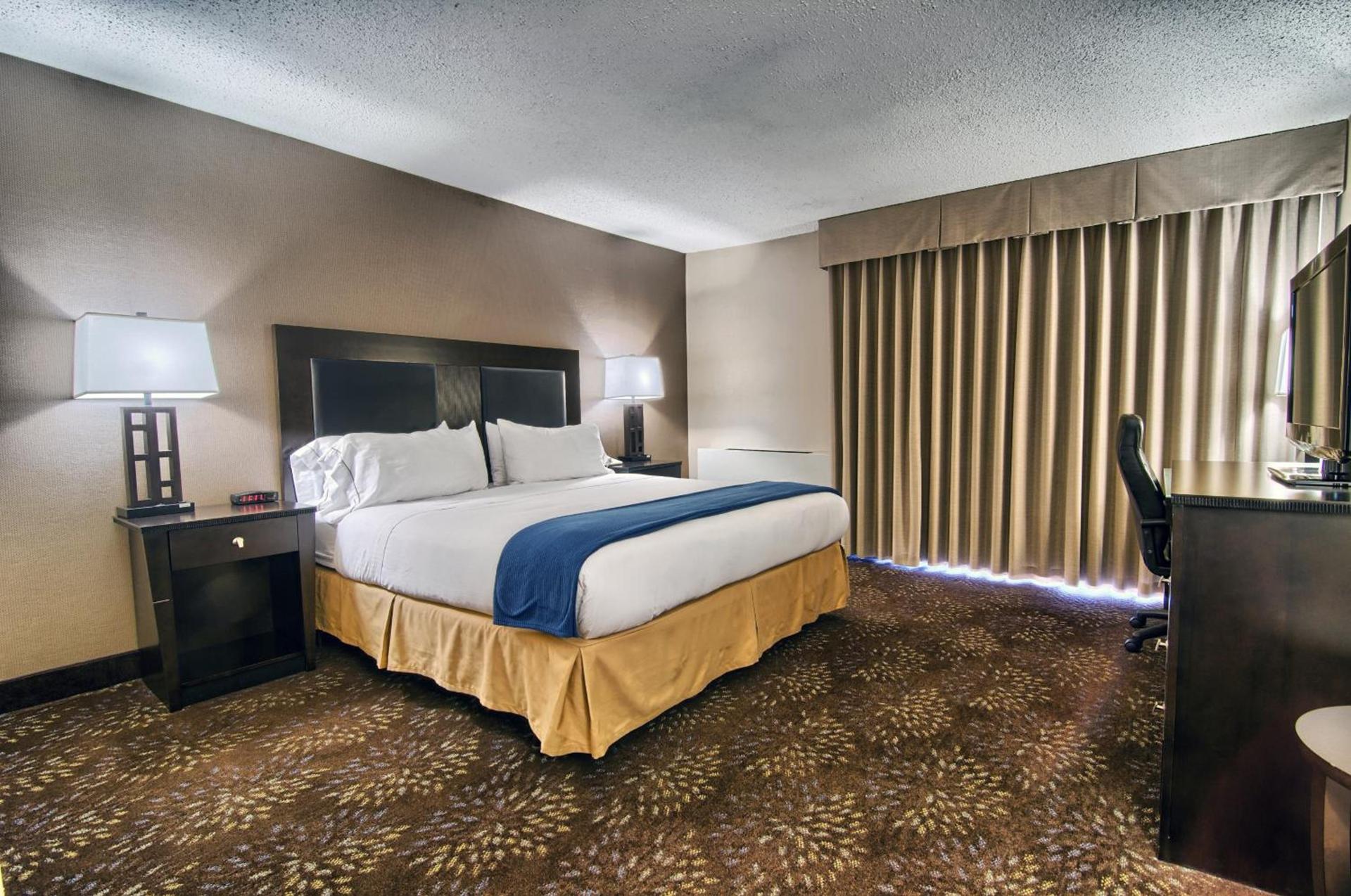 Holiday Inn Express Detroit-Birmingham by IHG photo 11