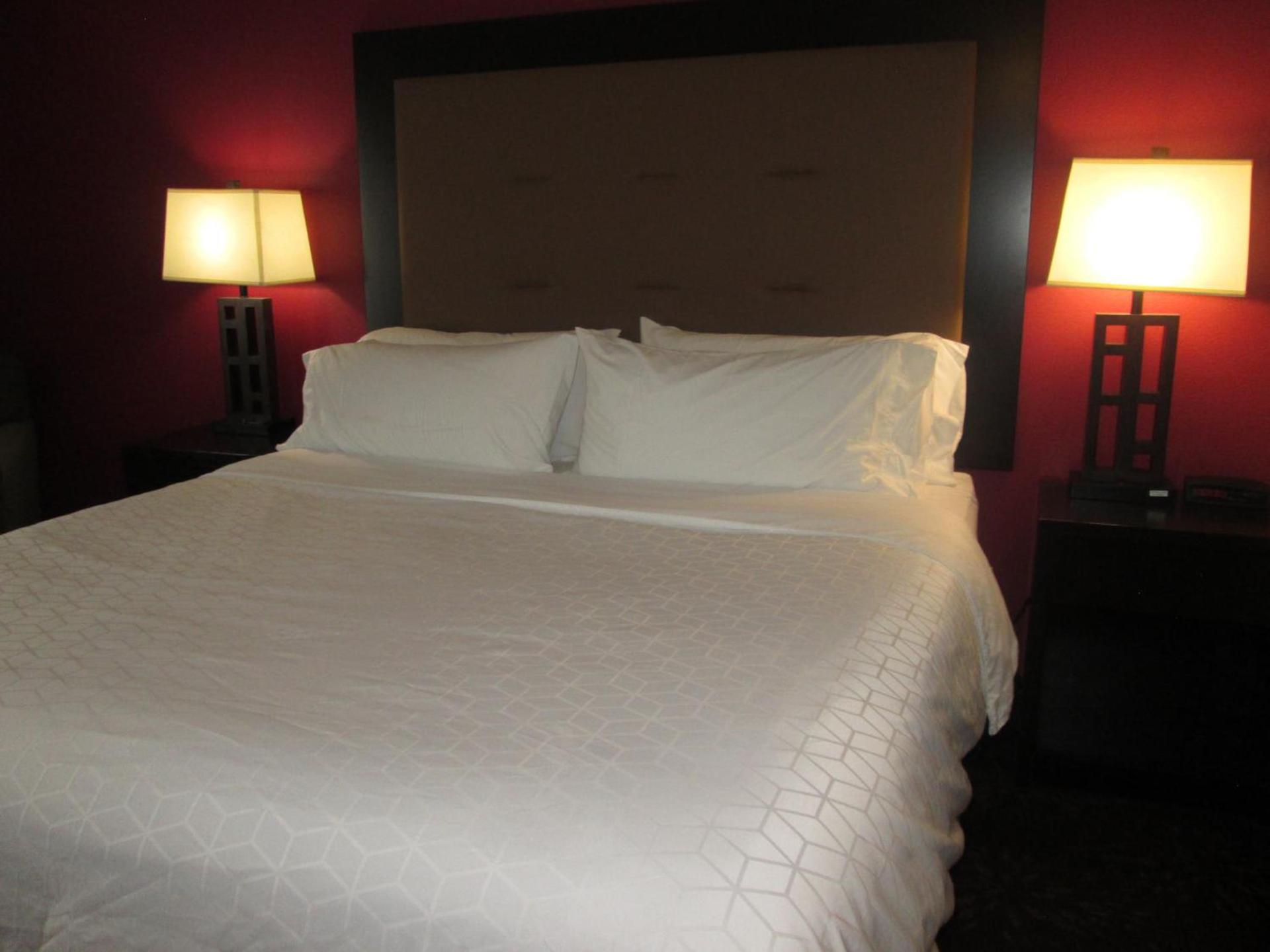 Holiday Inn Express Cloverdale - Greencastle by IHG photo 11