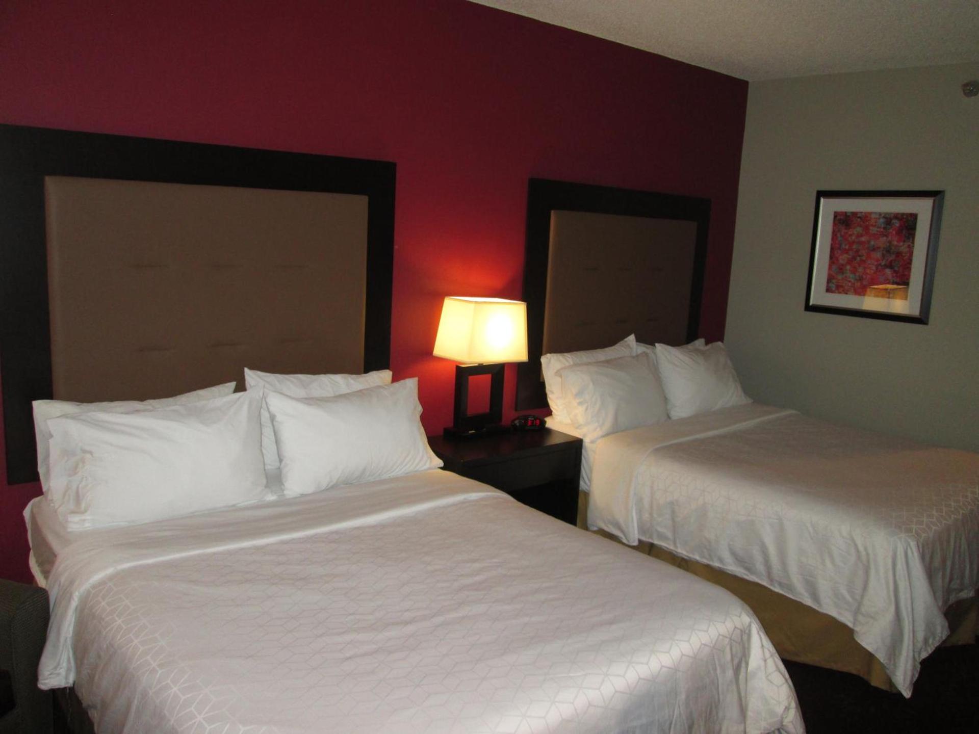 Holiday Inn Express Cloverdale - Greencastle by IHG photo 9