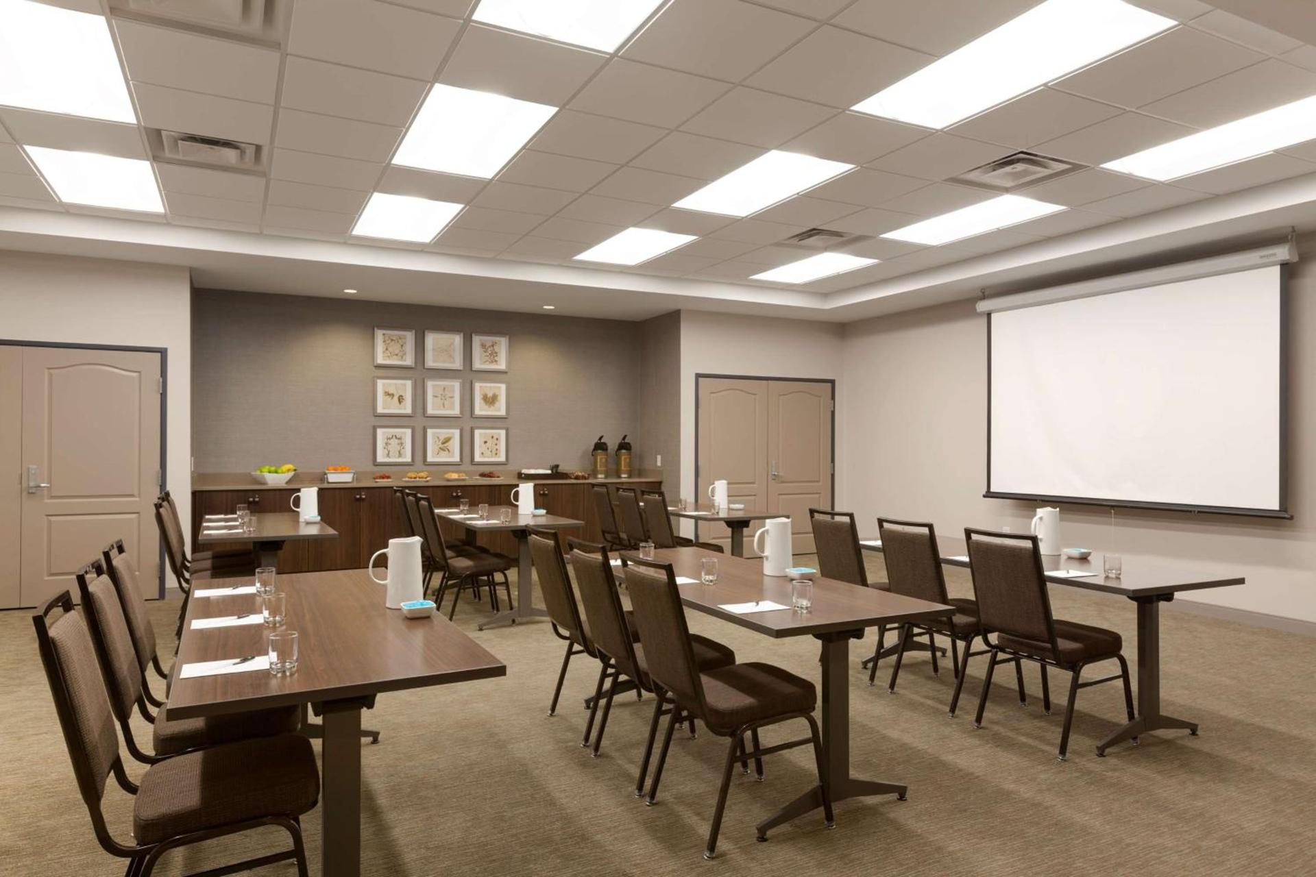 Country Inn & Suites by Radisson, Bloomington at Mall of America, MN photo 35