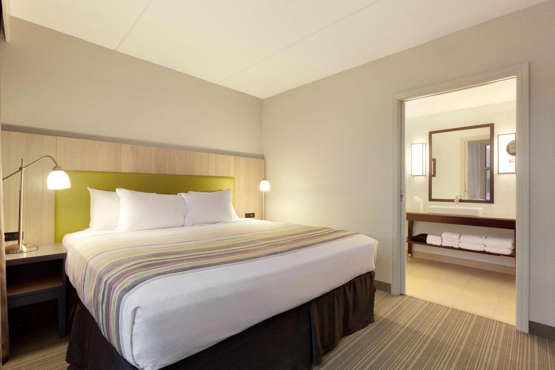 Country Inn & Suites by Radisson, Bloomington at Mall of America, MN photo 37