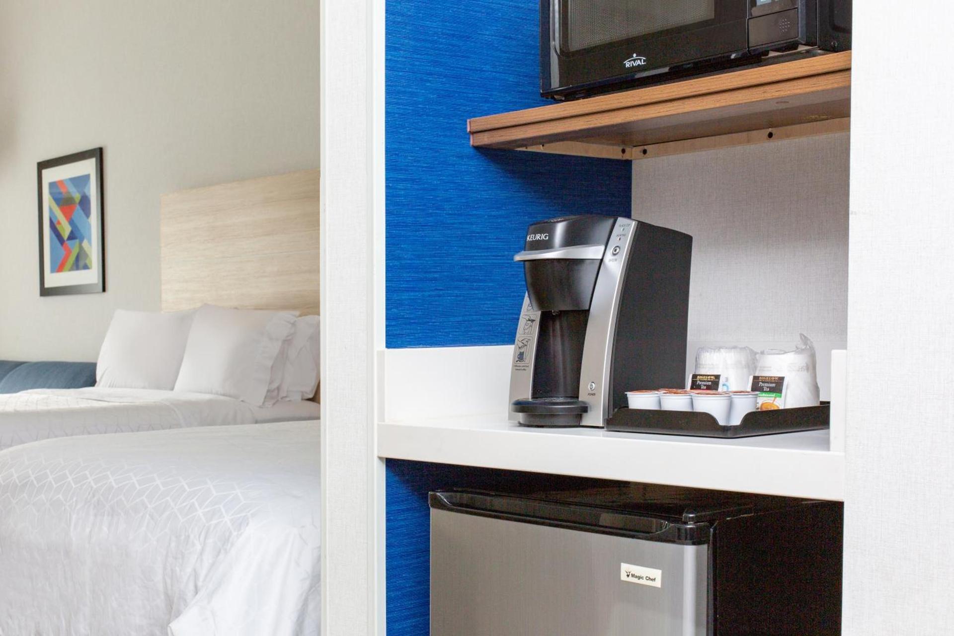 Holiday Inn Express Ontario by IHG photo 3