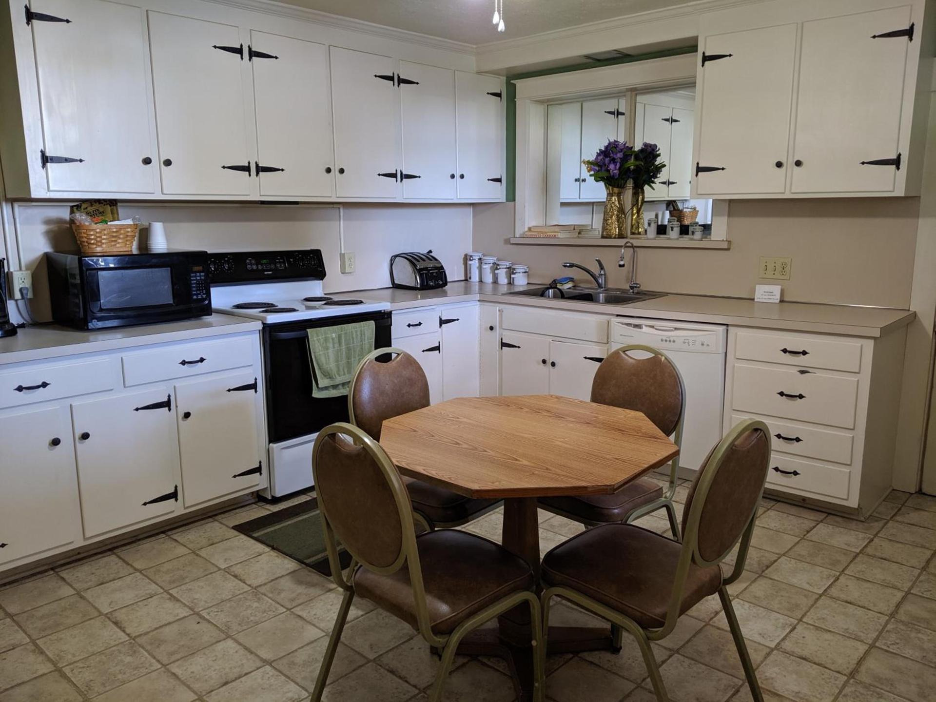 Spruce Lane Lodge and Cottages photo 19