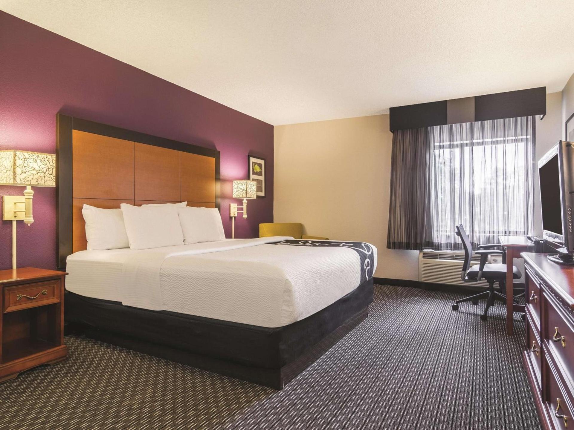 Wingate by Wyndham Brunswick GA I-95 photo 6