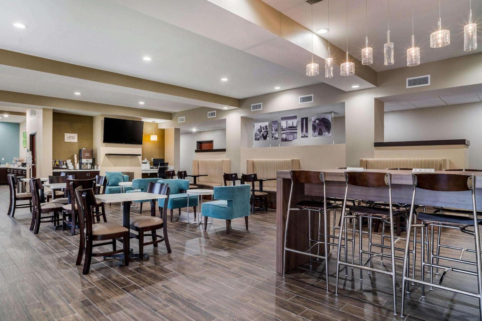 Sleep Inn & Suites near Westchase photo 25