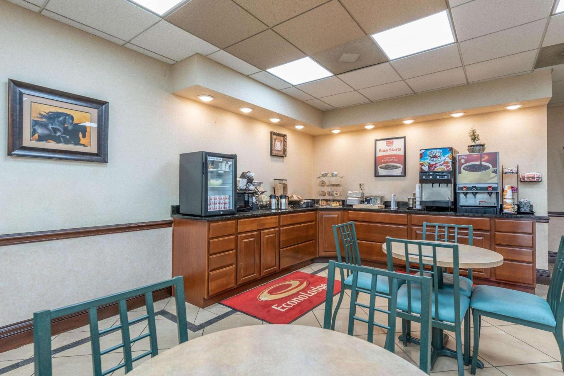 Econo Lodge Louisville Downtown photo 15