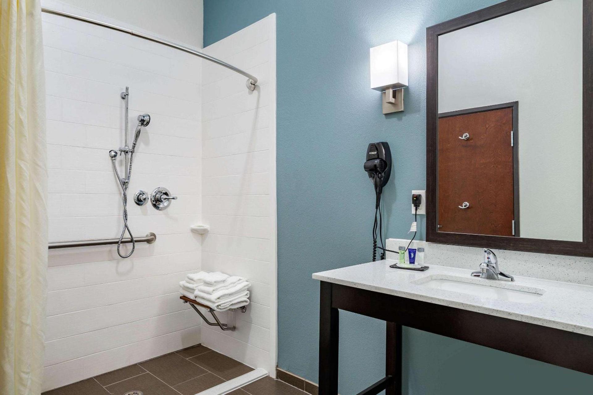Sleep Inn & Suites near Westchase photo 11