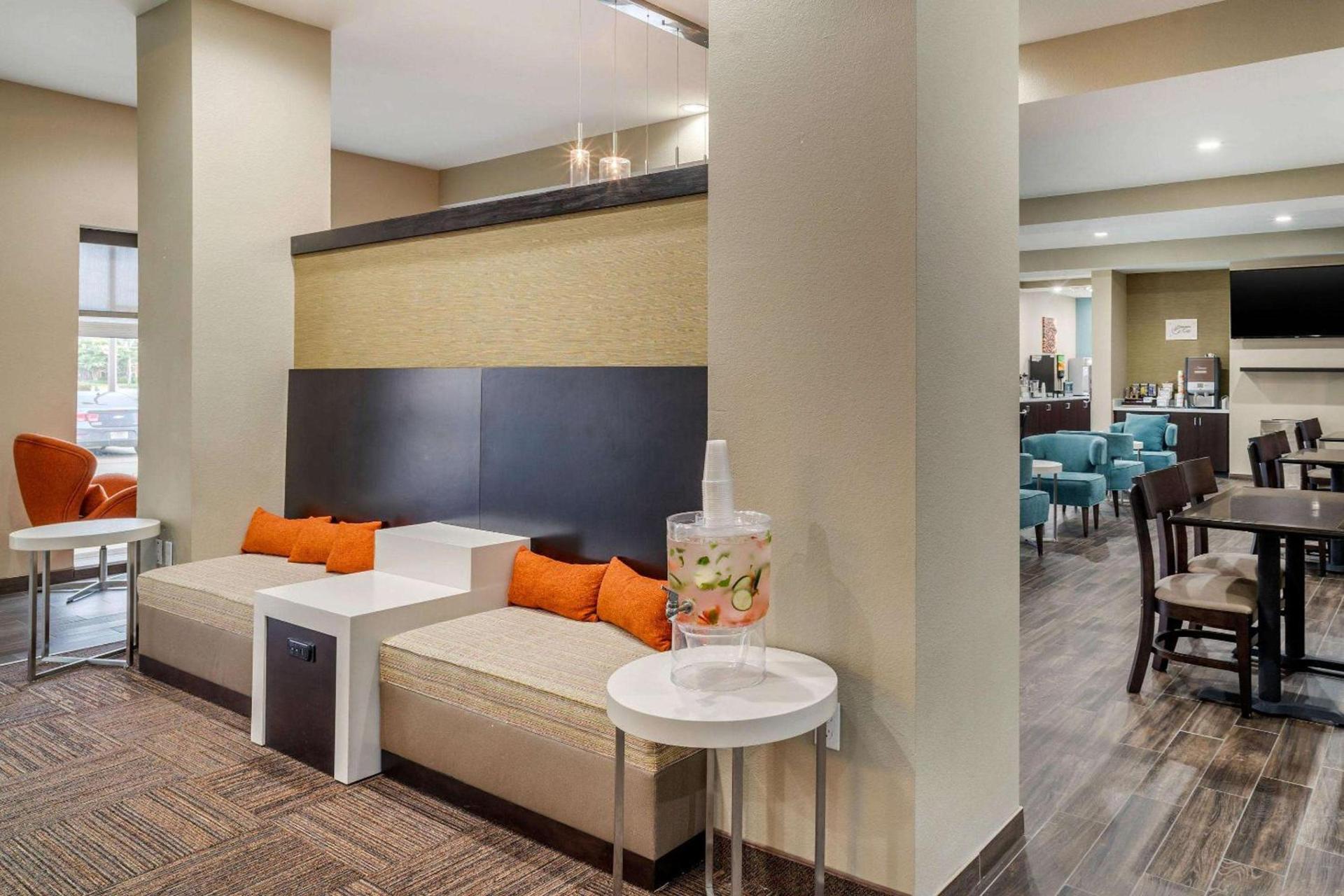 Sleep Inn & Suites near Westchase photo 9