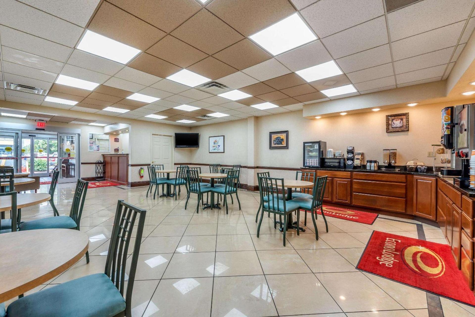 Econo Lodge Louisville Downtown photo 3