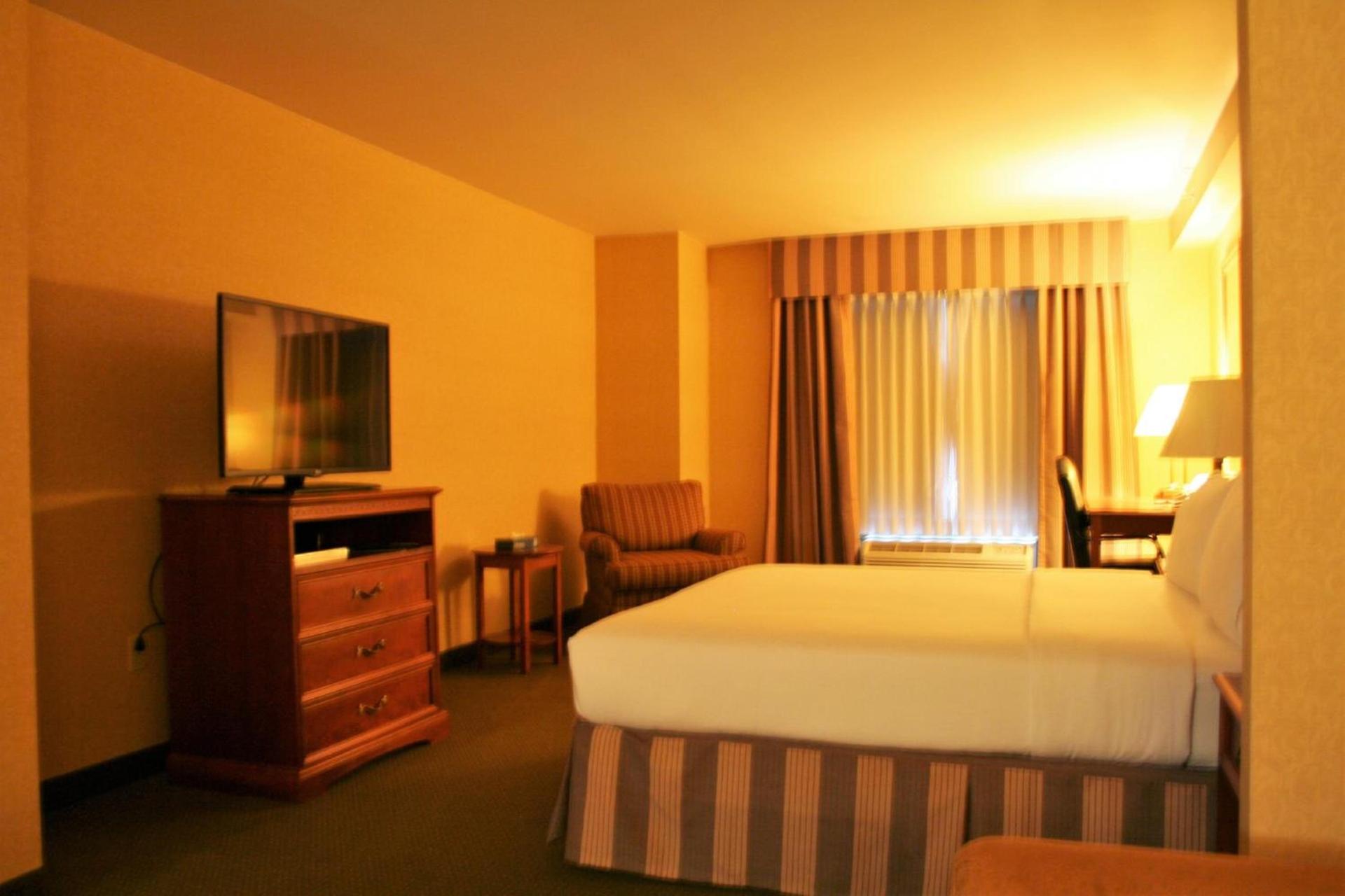 Holiday Inn Express Hotel & Suites Drums-Hazelton by IHG photo 24