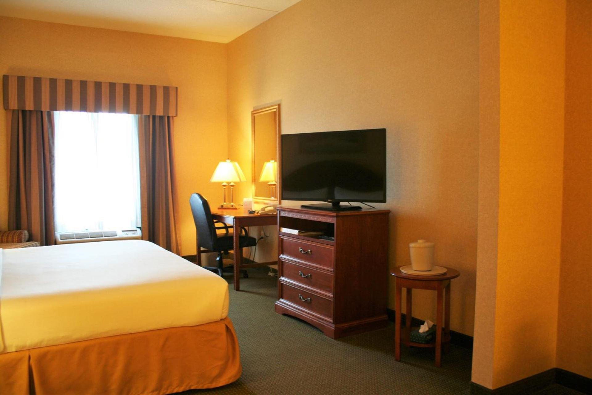 Holiday Inn Express Hotel & Suites Drums-Hazelton by IHG photo 32