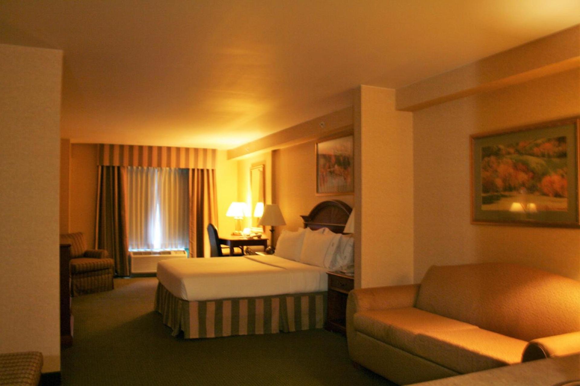 Holiday Inn Express Hotel & Suites Drums-Hazelton by IHG photo 25