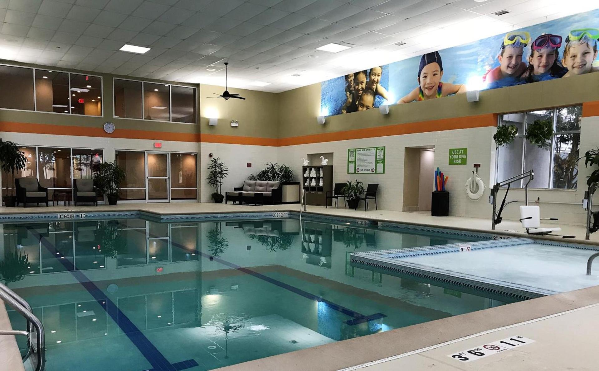 Holiday Inn & Suites Chicago-Carol Stream Wheaton by IHG photo 11