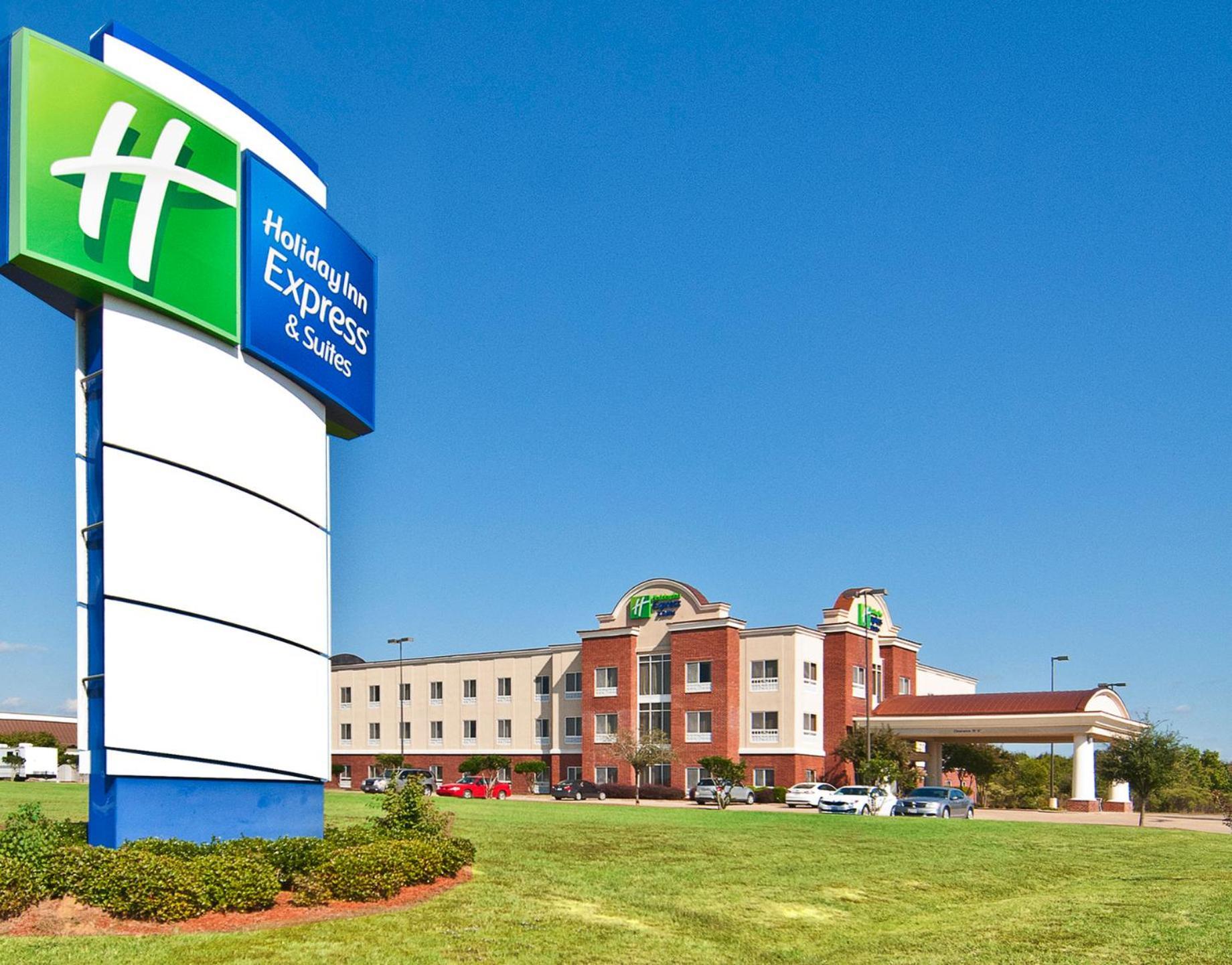 Holiday Inn Express Hotel & Suites Canton by IHG photo 2