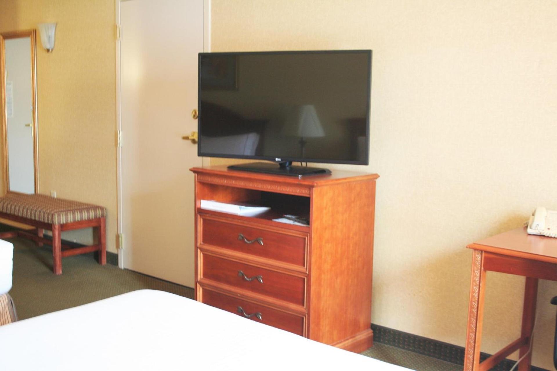Holiday Inn Express Hotel & Suites Drums-Hazelton by IHG photo 18