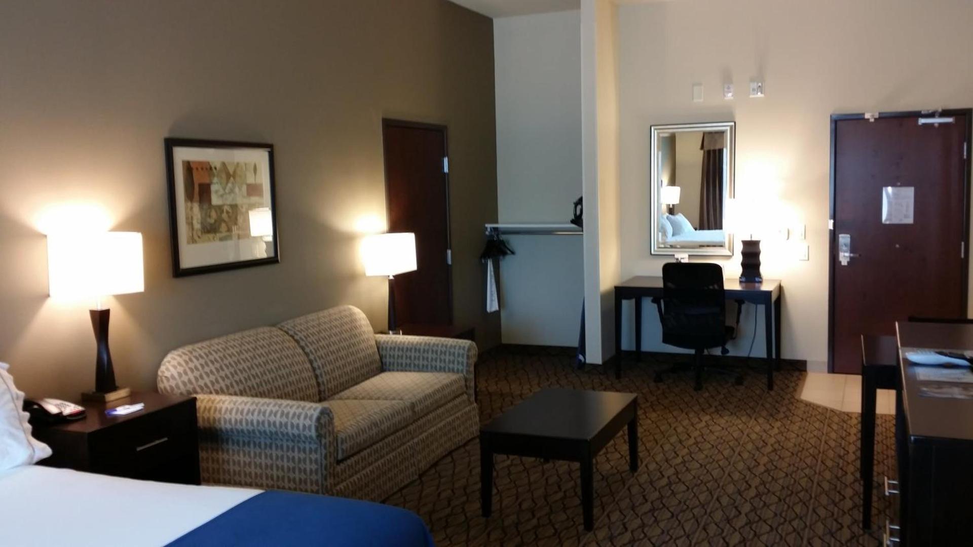 Holiday Inn Express & Suites Deming Mimbres Valley by IHG photo 24