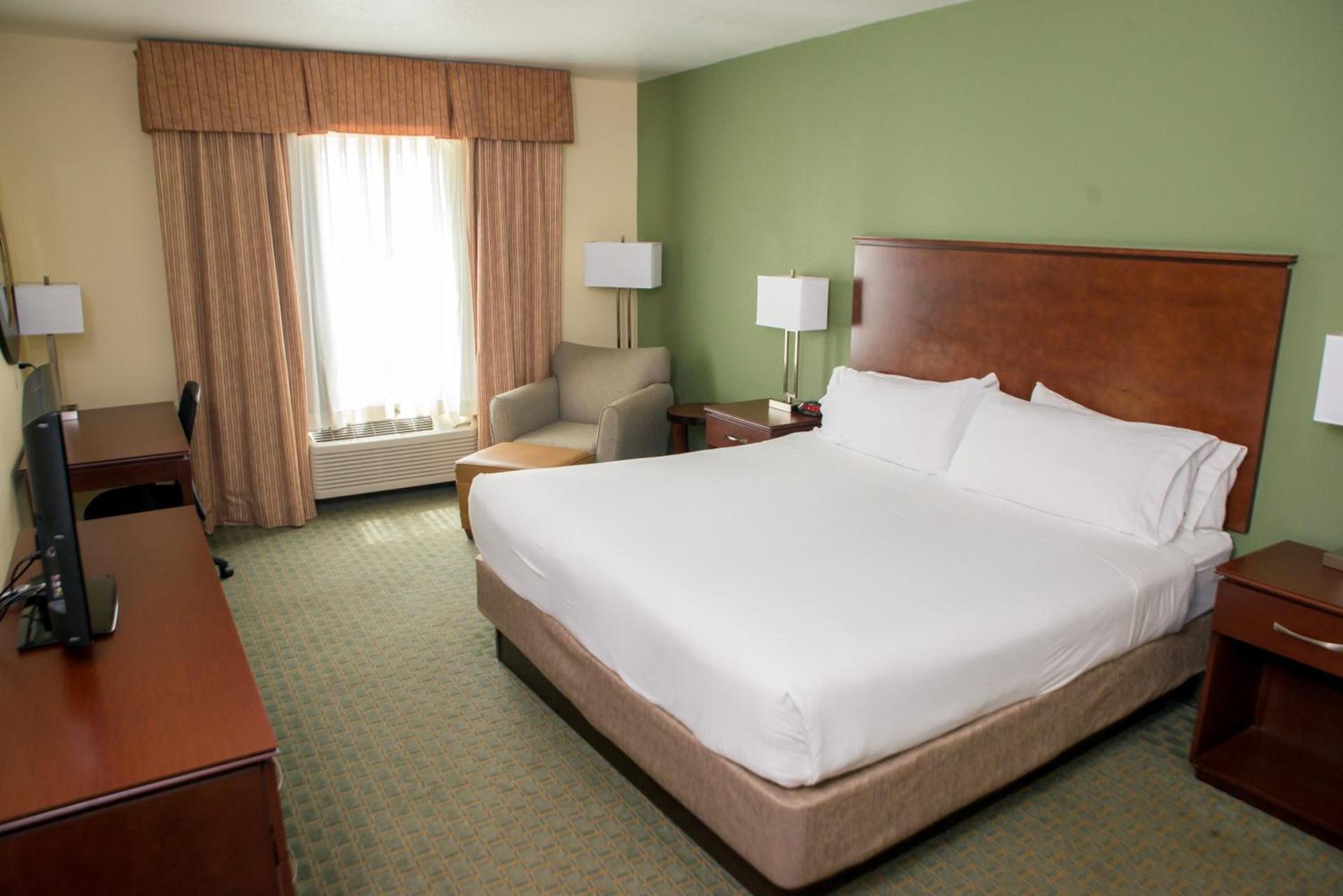 Holiday Inn Express & Suites Cocoa by IHG photo 75