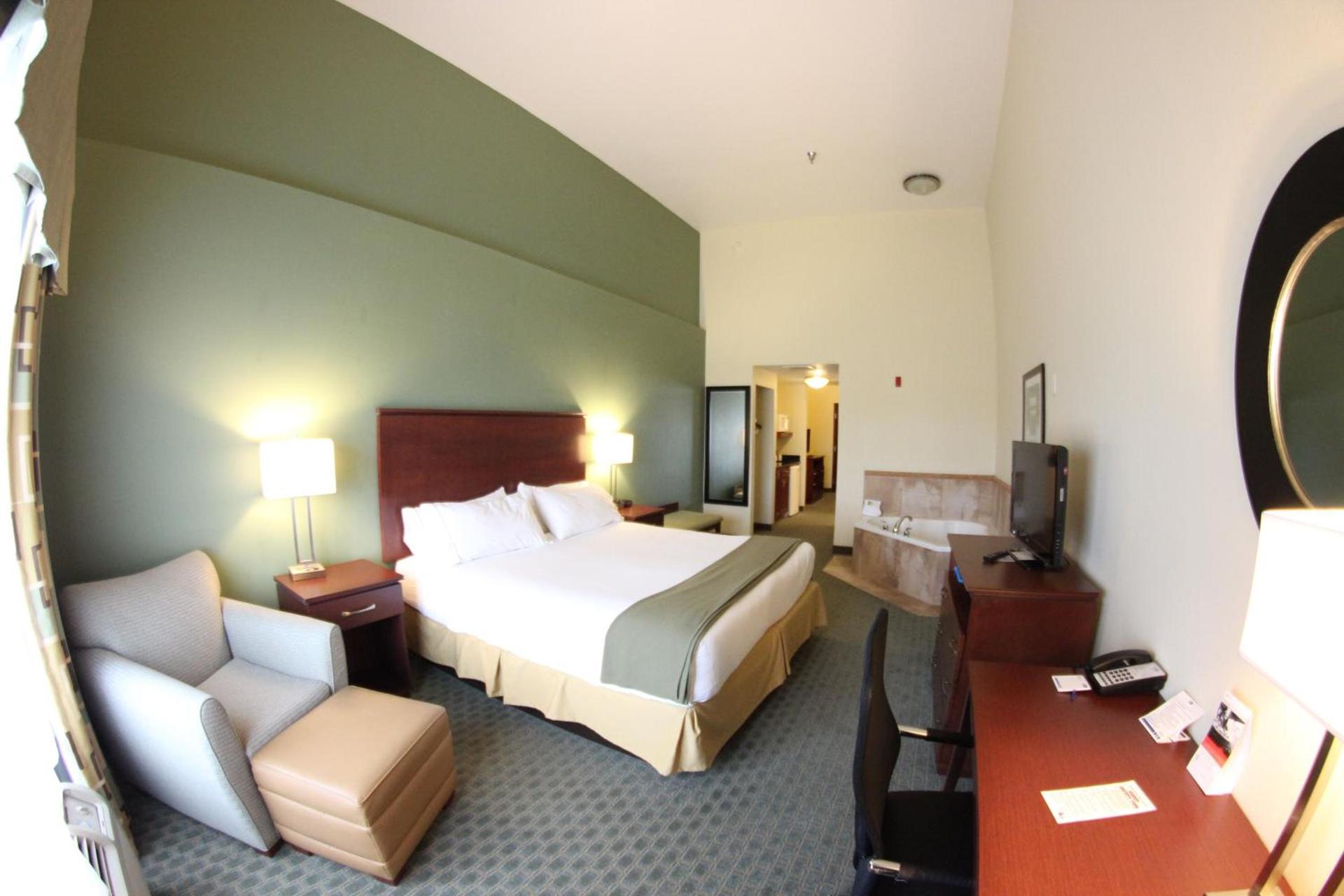 Holiday Inn Express & Suites Cocoa by IHG photo 8