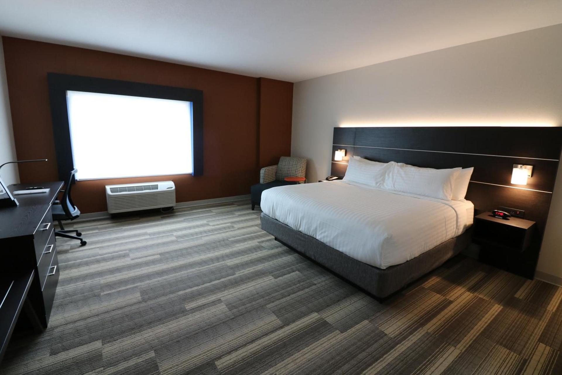 Holiday Inn Express & Suites - Coffeyville by IHG photo 36