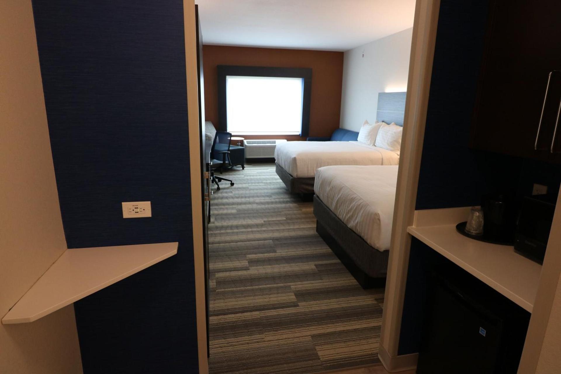 Holiday Inn Express & Suites - Coffeyville by IHG photo 39