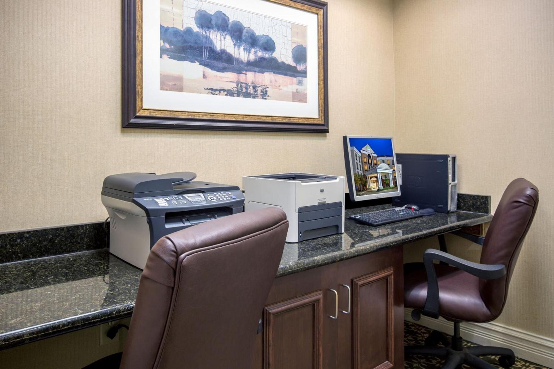 Holiday Inn Express Hotel & Suites Jackson - Flowood by IHG photo 13