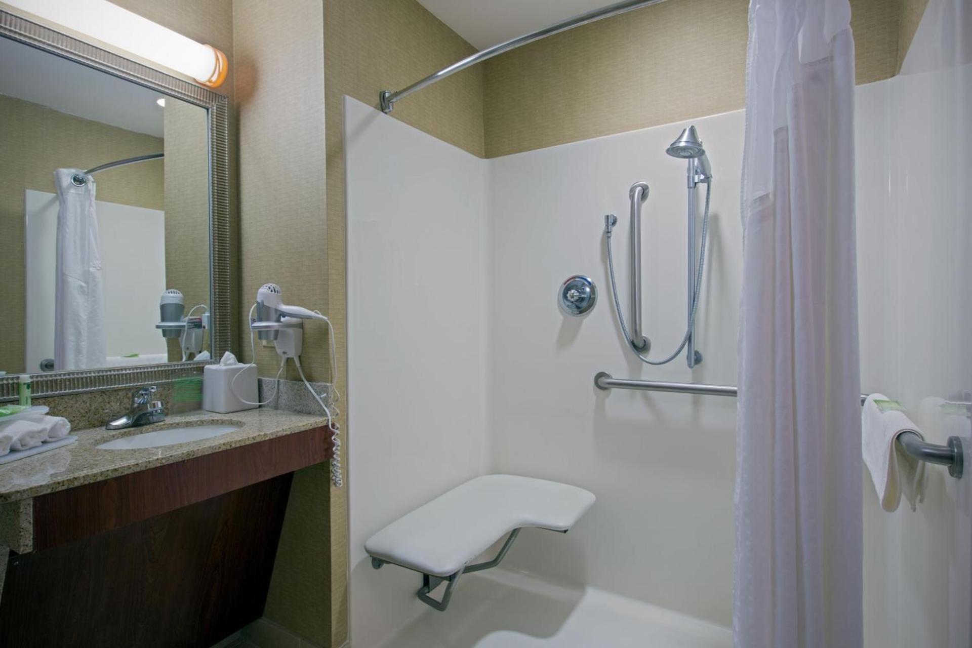 Holiday Inn Express Hotel & Suites Jackson - Flowood by IHG photo 10