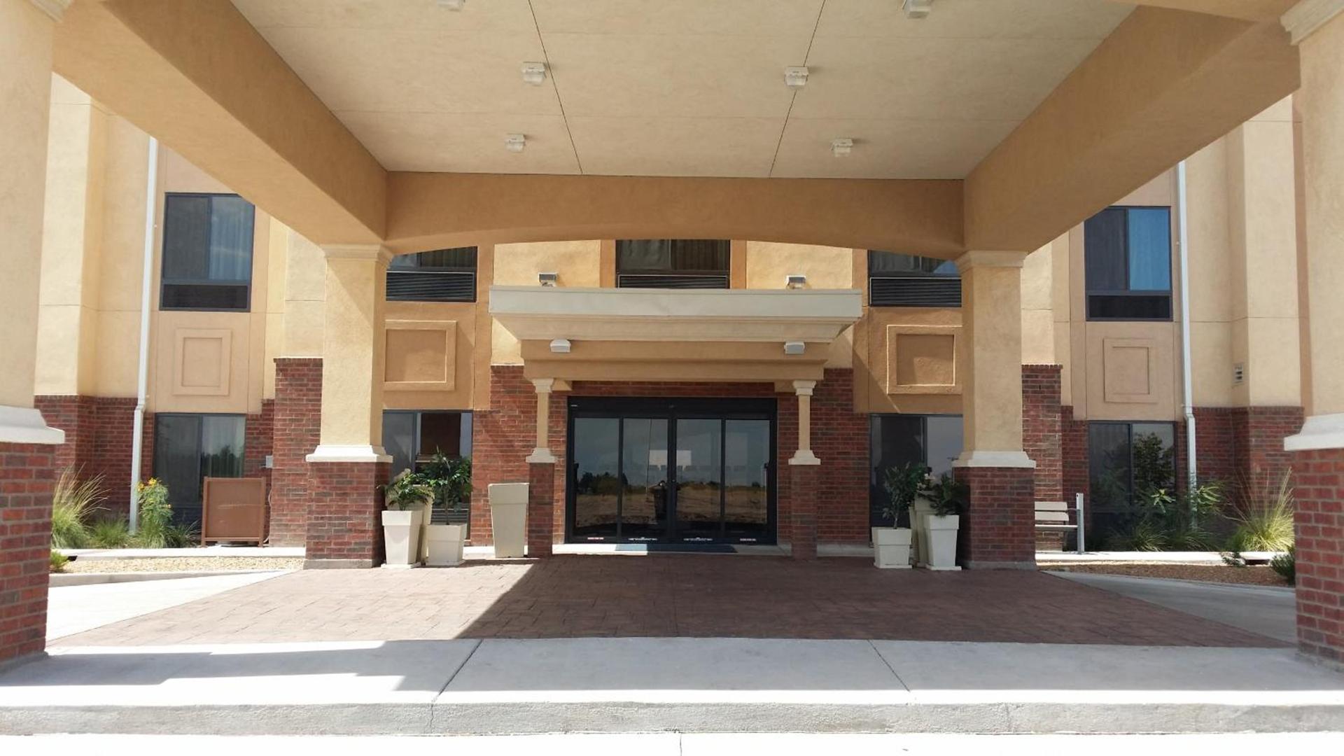 Holiday Inn Express & Suites Deming Mimbres Valley by IHG photo 25