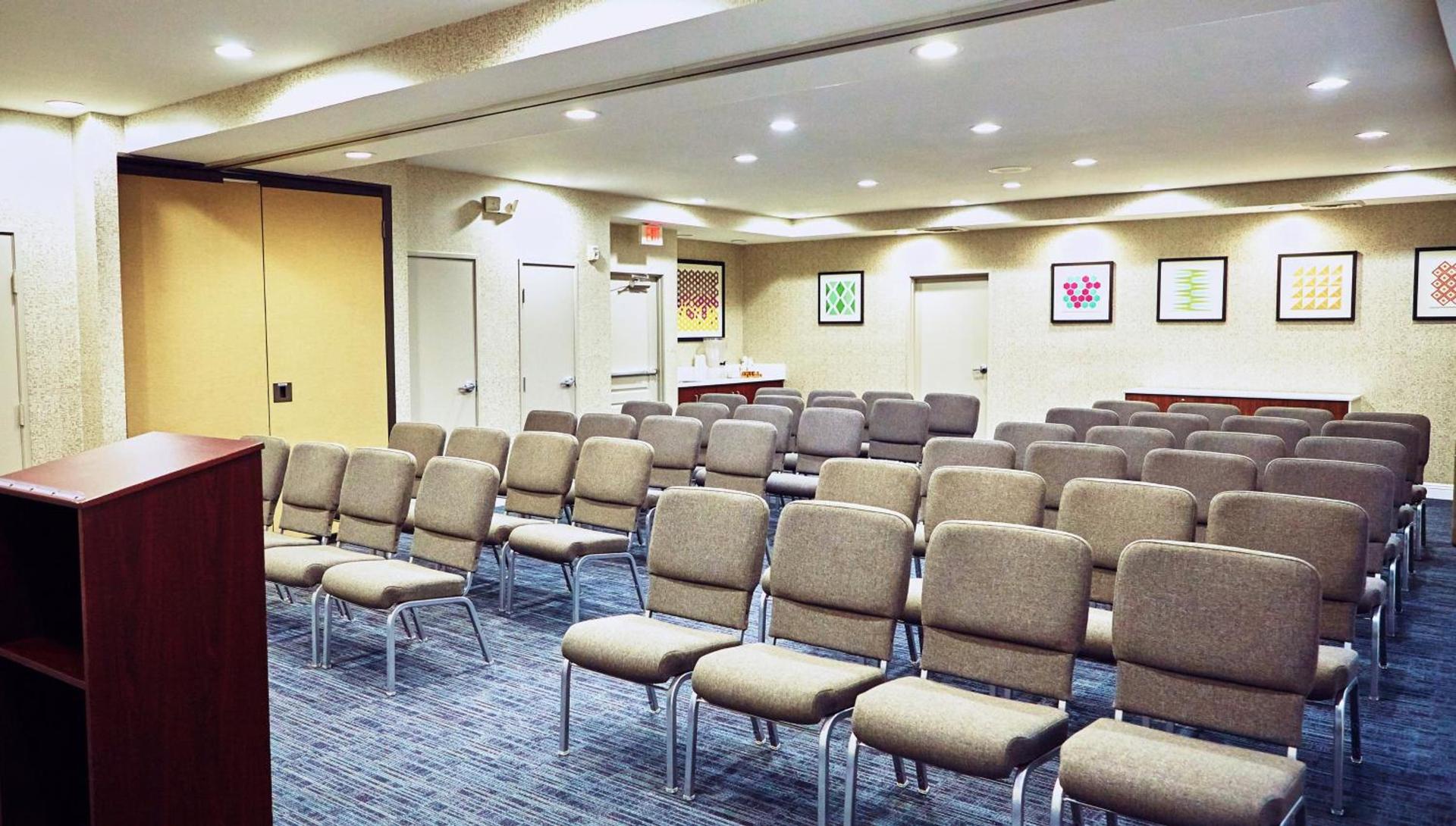 Holiday Inn Express & Suites Corona by IHG photo 44
