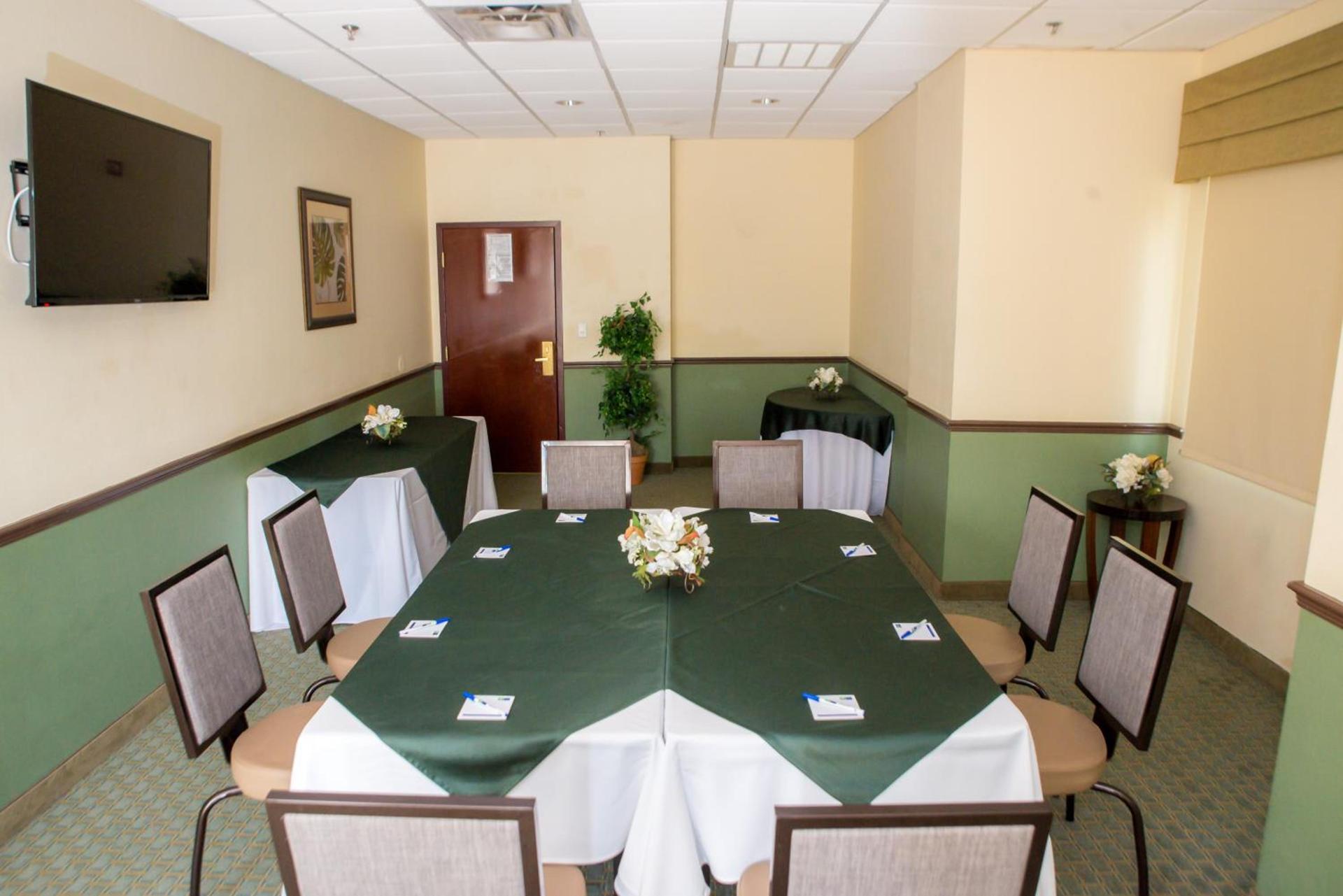 Holiday Inn Express & Suites Cocoa by IHG photo 23