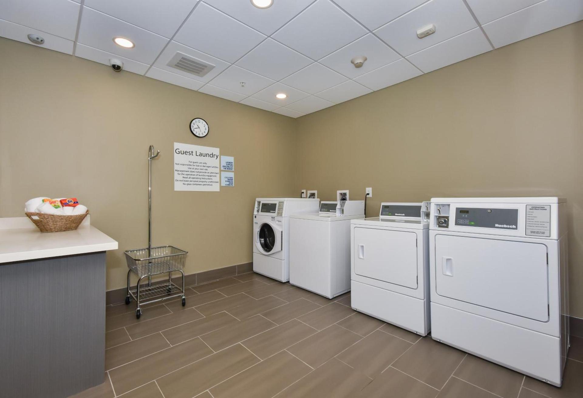 Holiday Inn Express & Suites Charlotte - Ballantyne by IHG photo 21