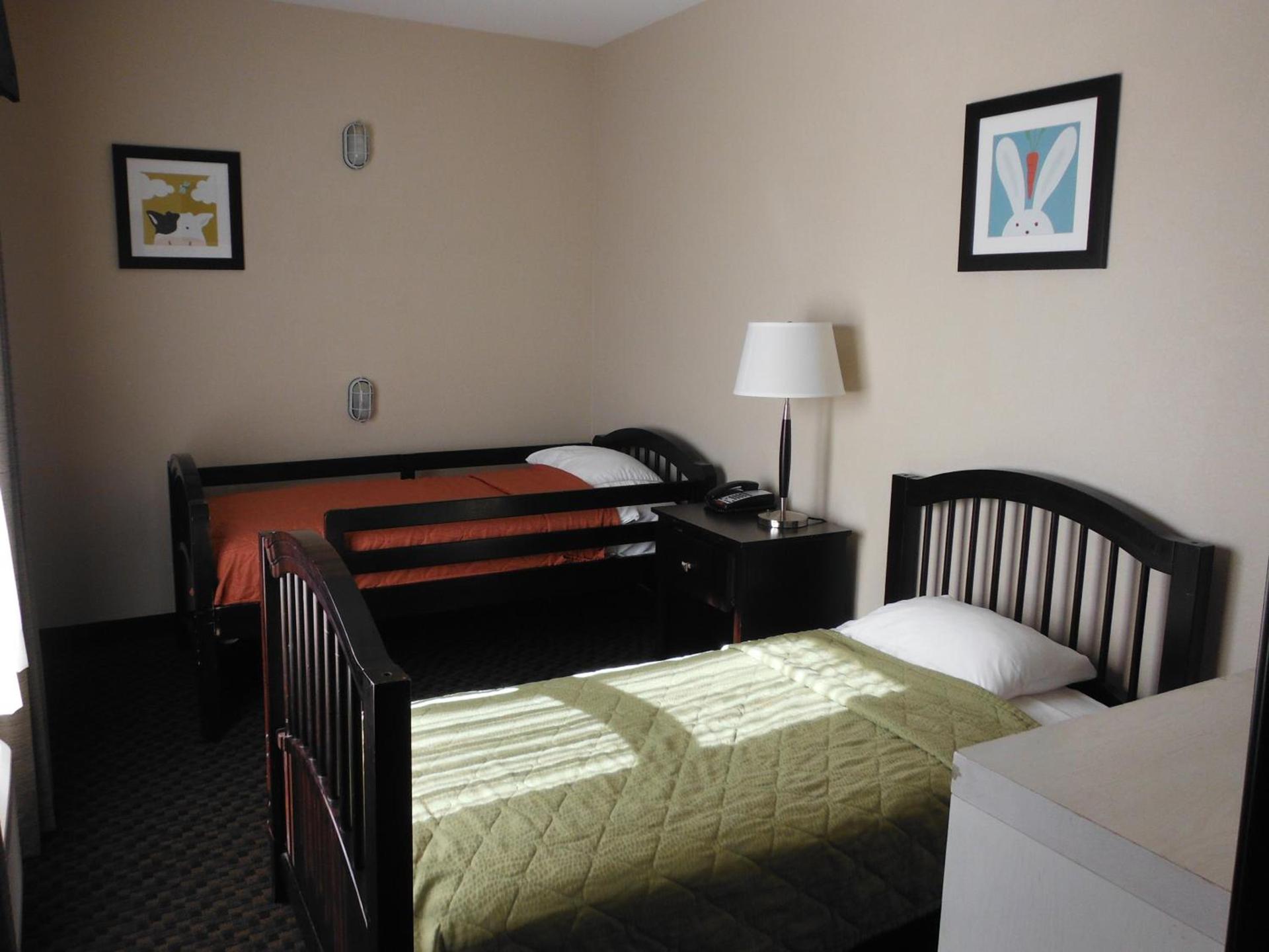 Holiday Inn Express & Suites Clinton by IHG photo 17