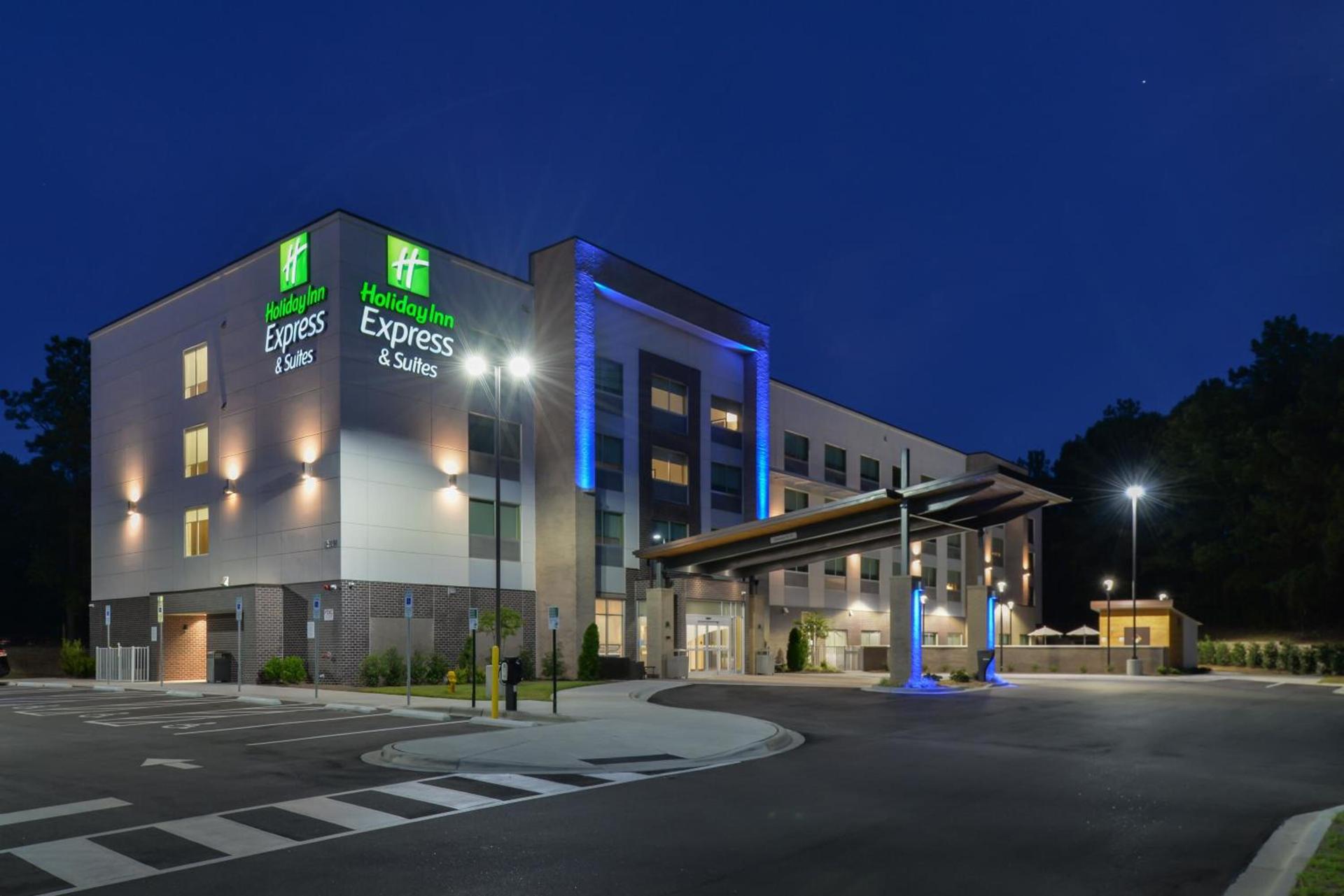 Holiday Inn Express & Suites Charlotte - Ballantyne by IHG photo 18