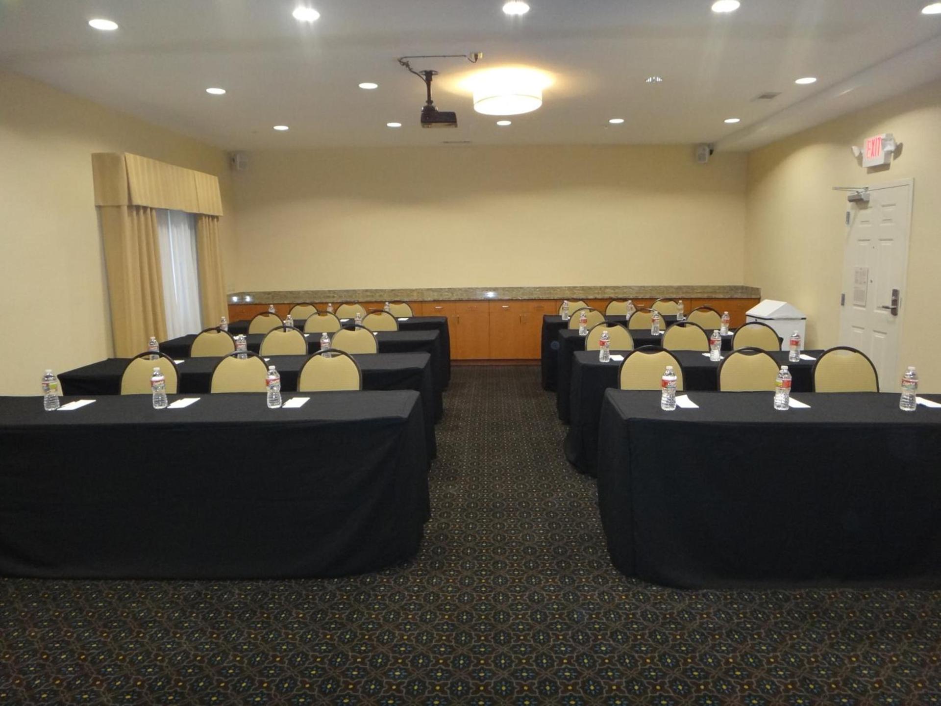 Candlewood Suites Decatur Medical Center by IHG photo 18