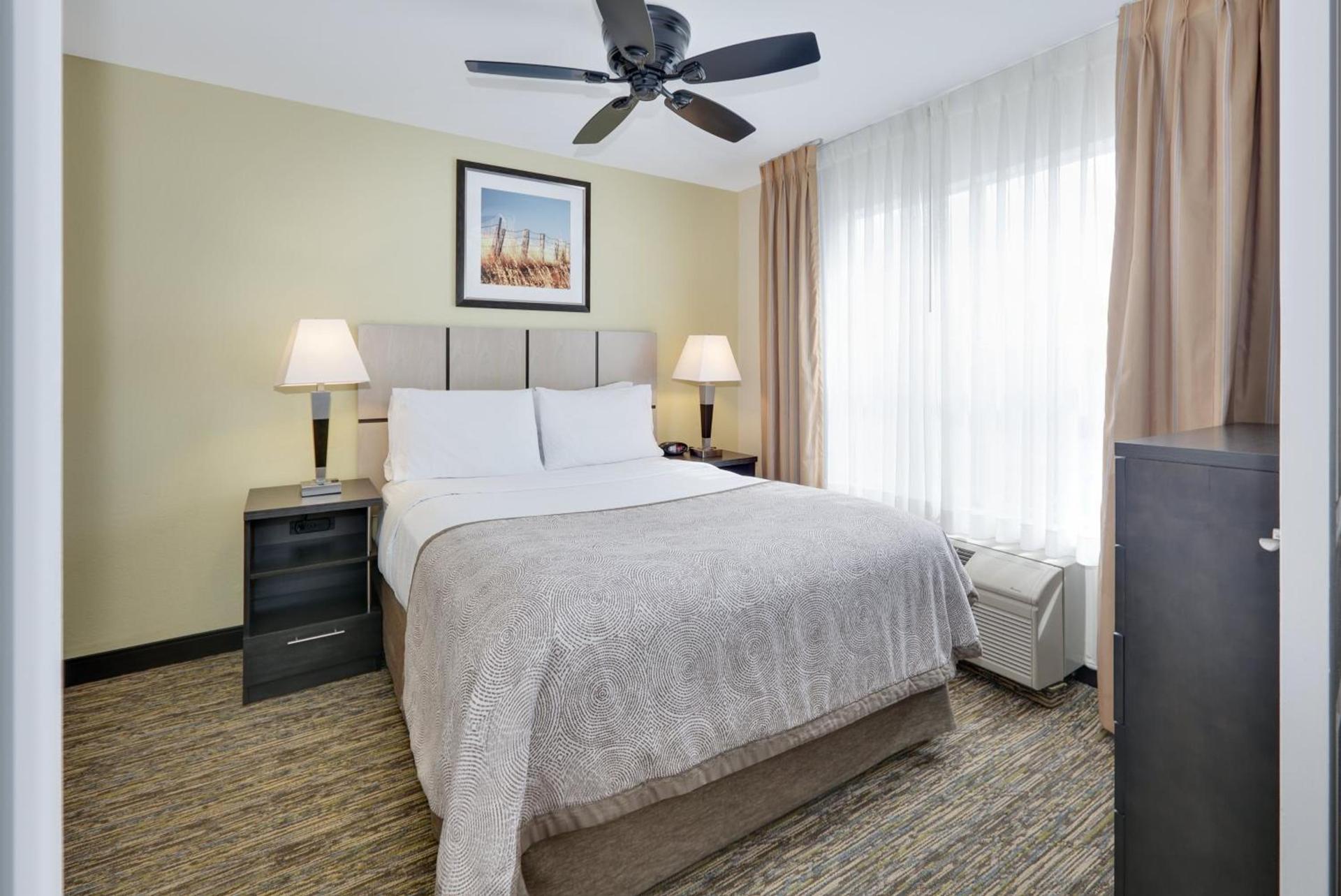 Candlewood Suites Dallas Market Center-Love Field by IHG photo 23