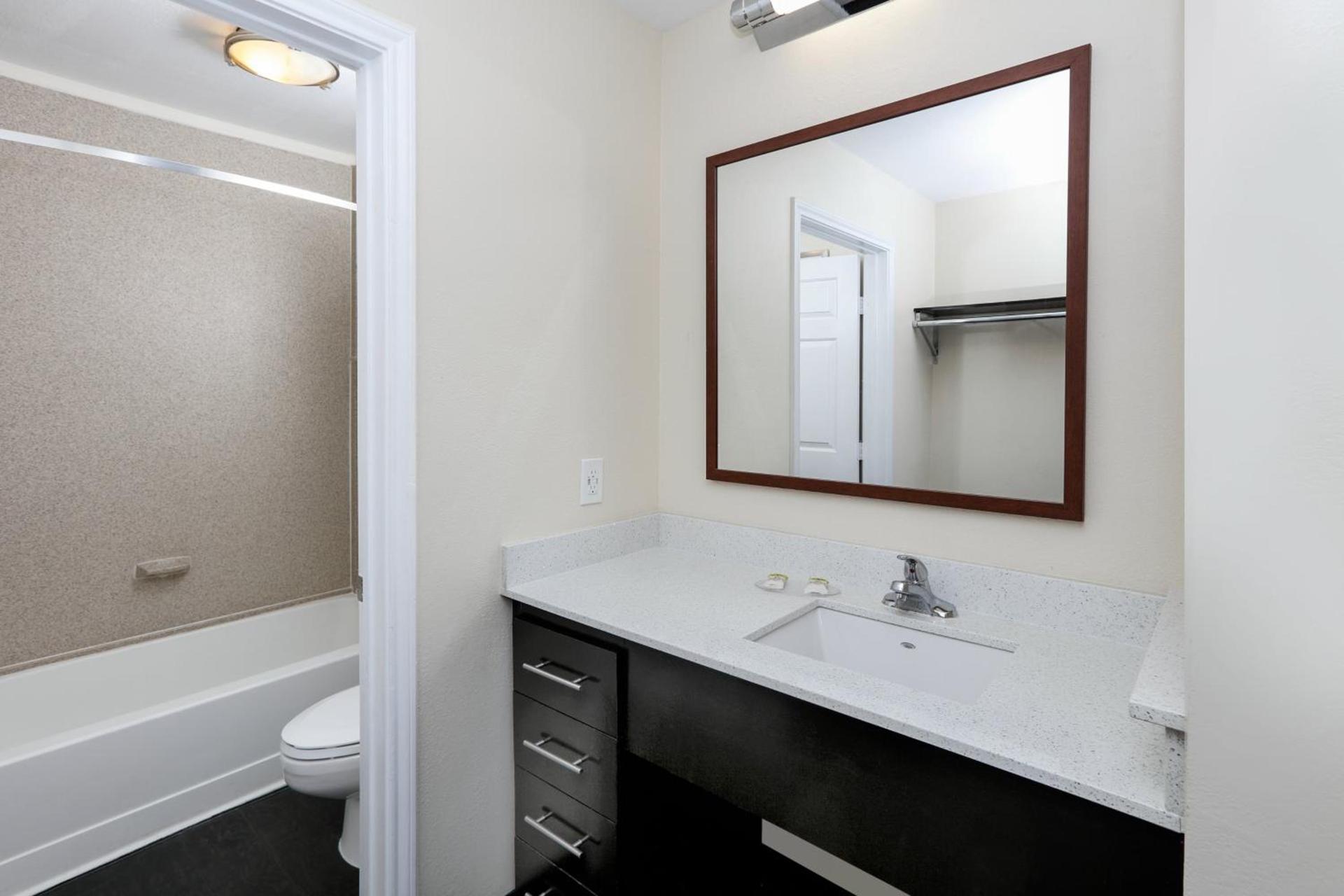 Candlewood Suites Dallas Market Center-Love Field by IHG photo 20