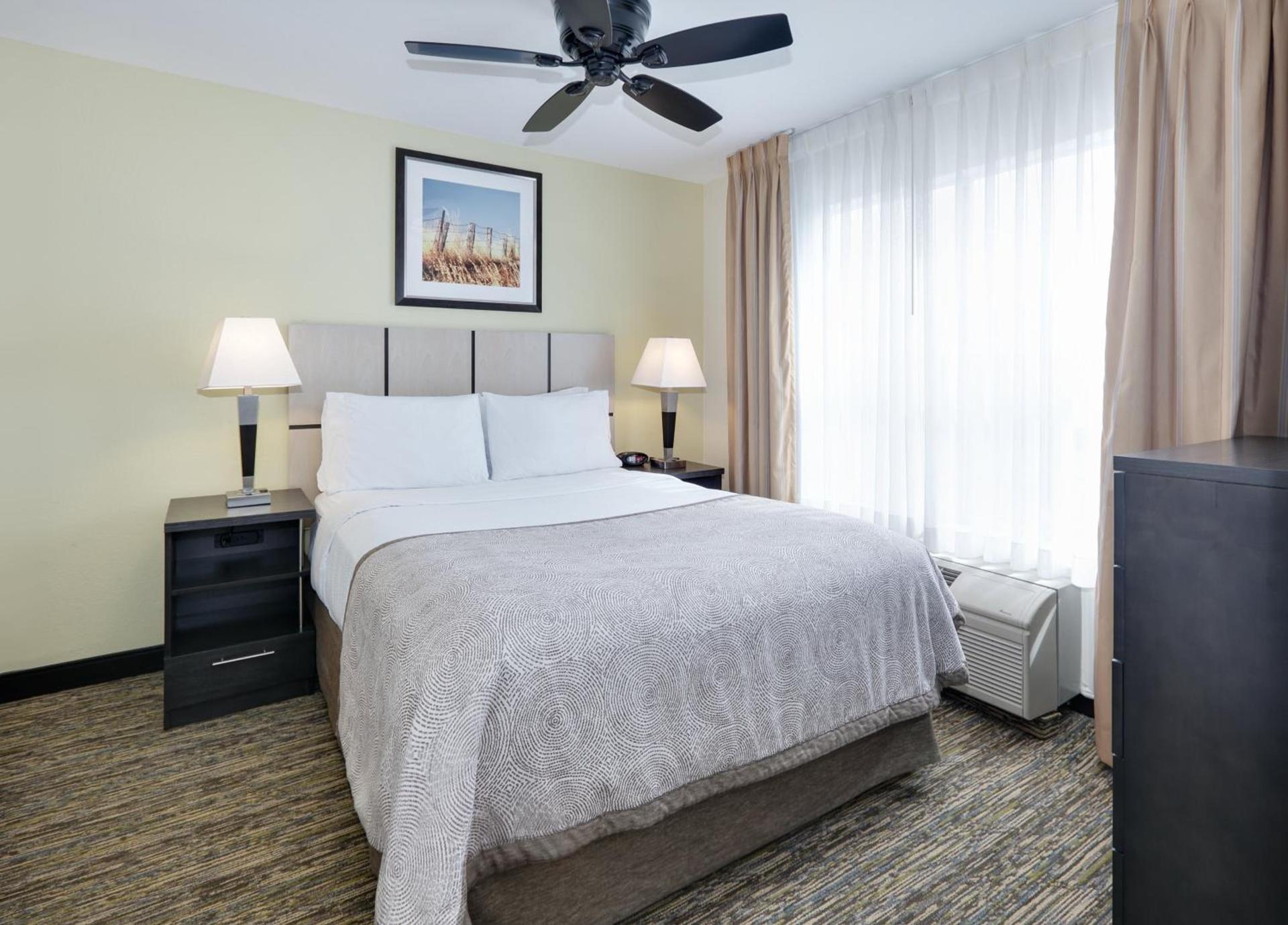 Candlewood Suites Dallas Market Center-Love Field by IHG photo 28