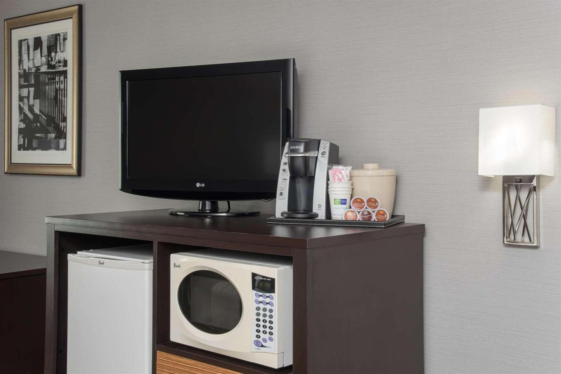 Holiday Inn Express & Suites Danville by IHG photo 12