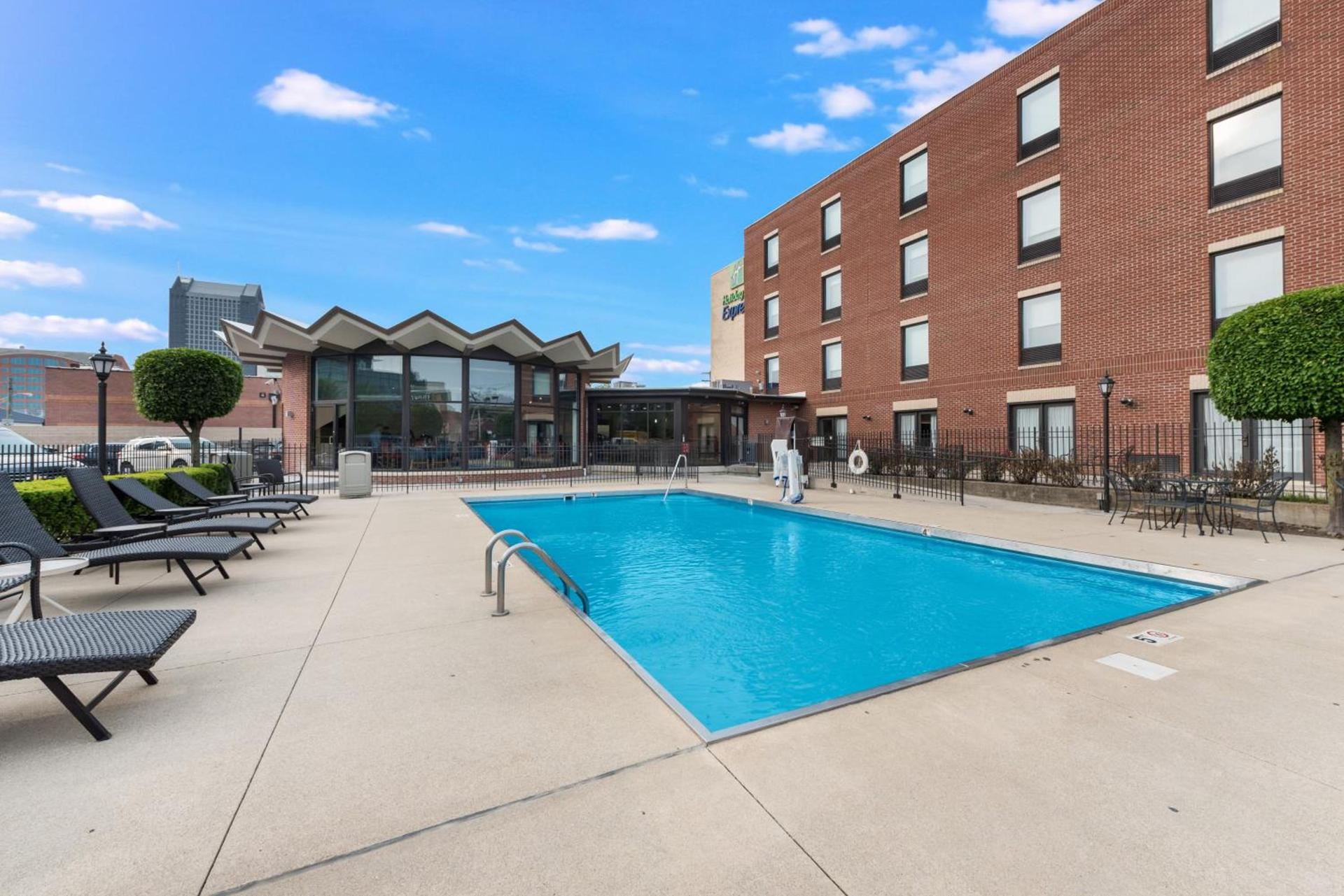 Holiday Inn Express - Columbus Downtown by IHG photo 4