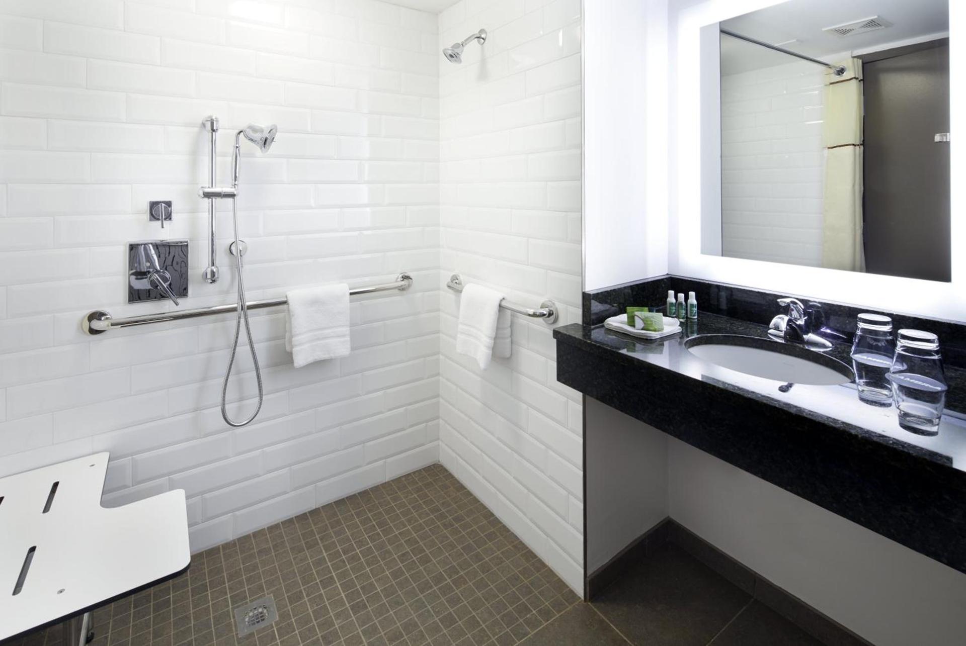 The Lodge at Duke Medical Center photo 10