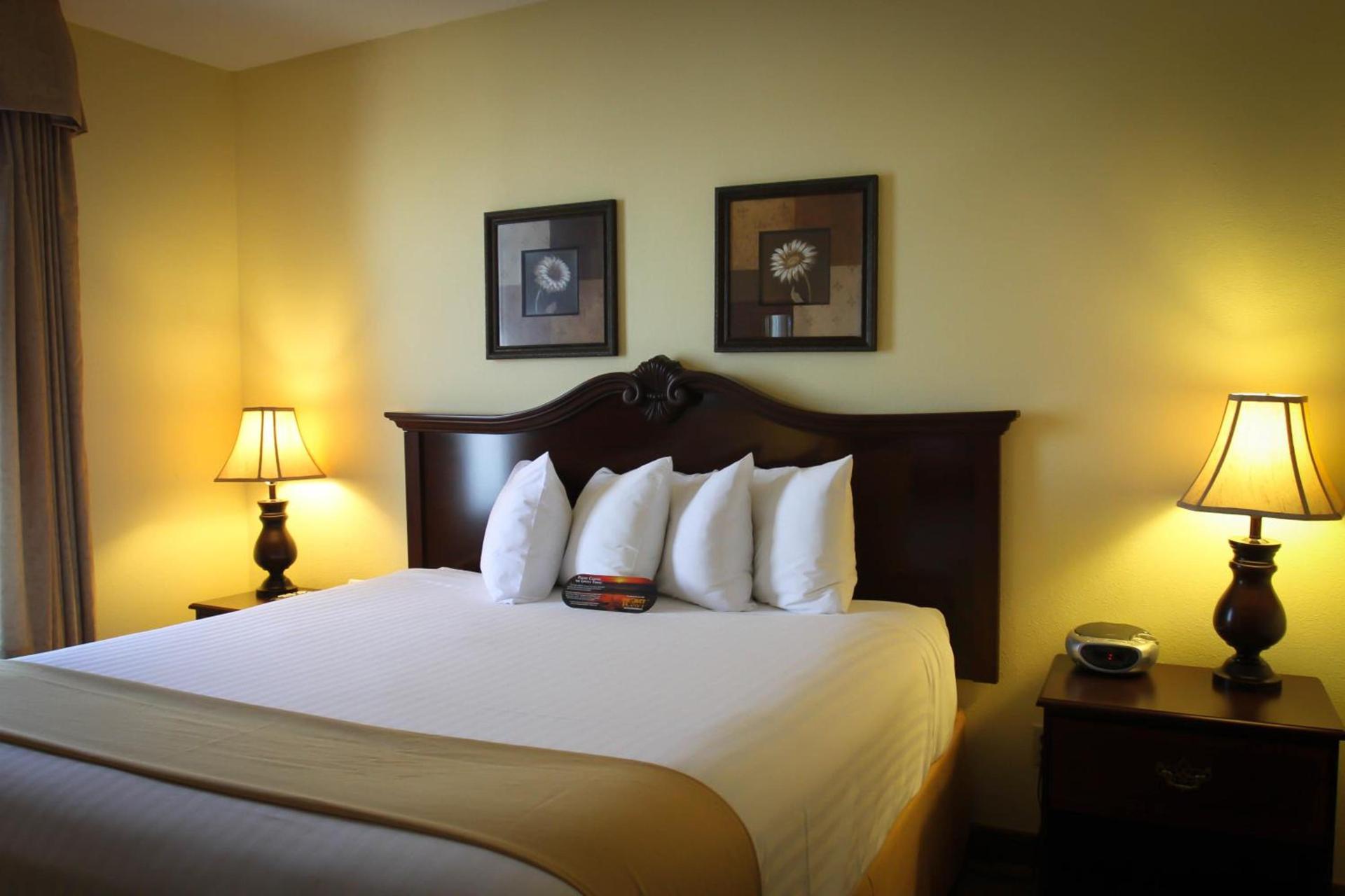 Clover Island Inn photo 8