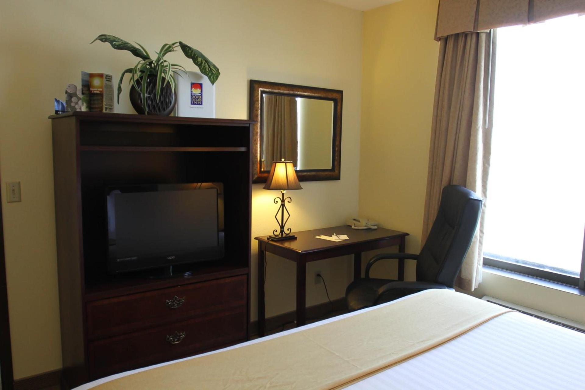 Clover Island Inn photo 7
