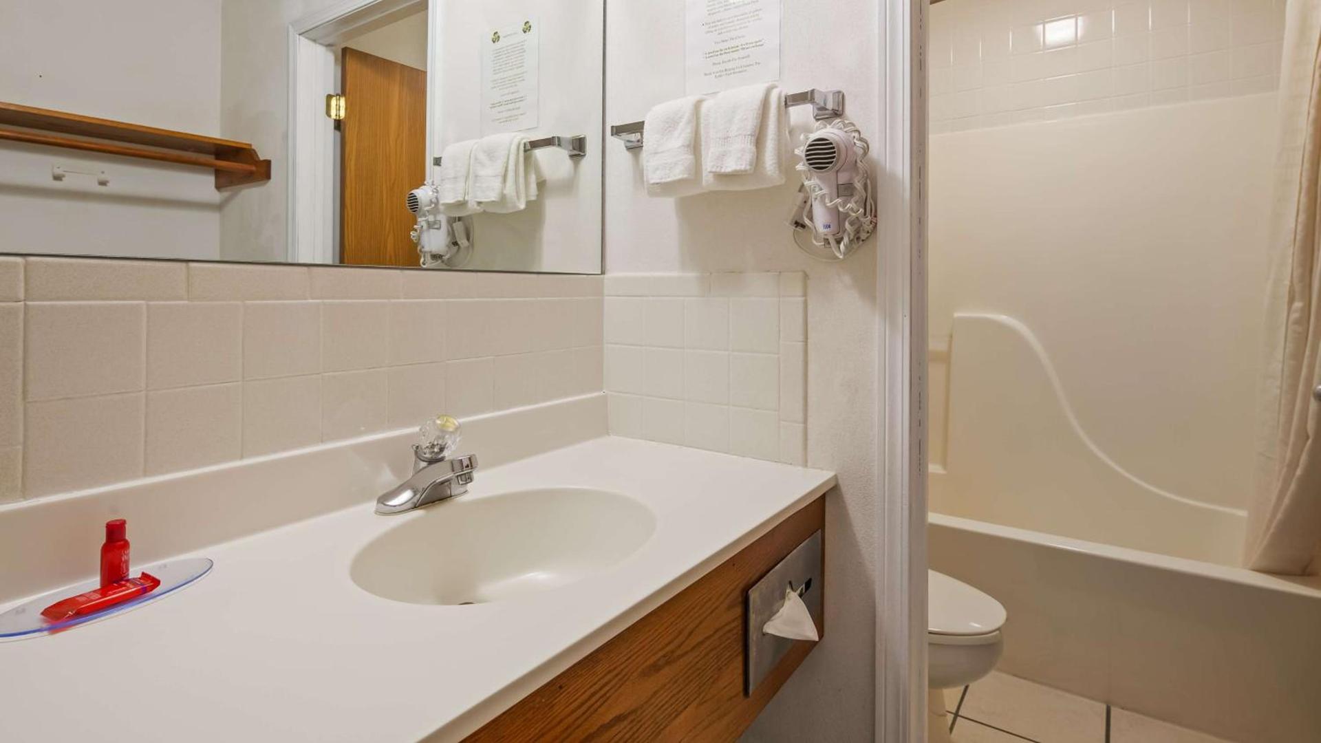 SureStay Hotel by Best Western Greenville photo 50