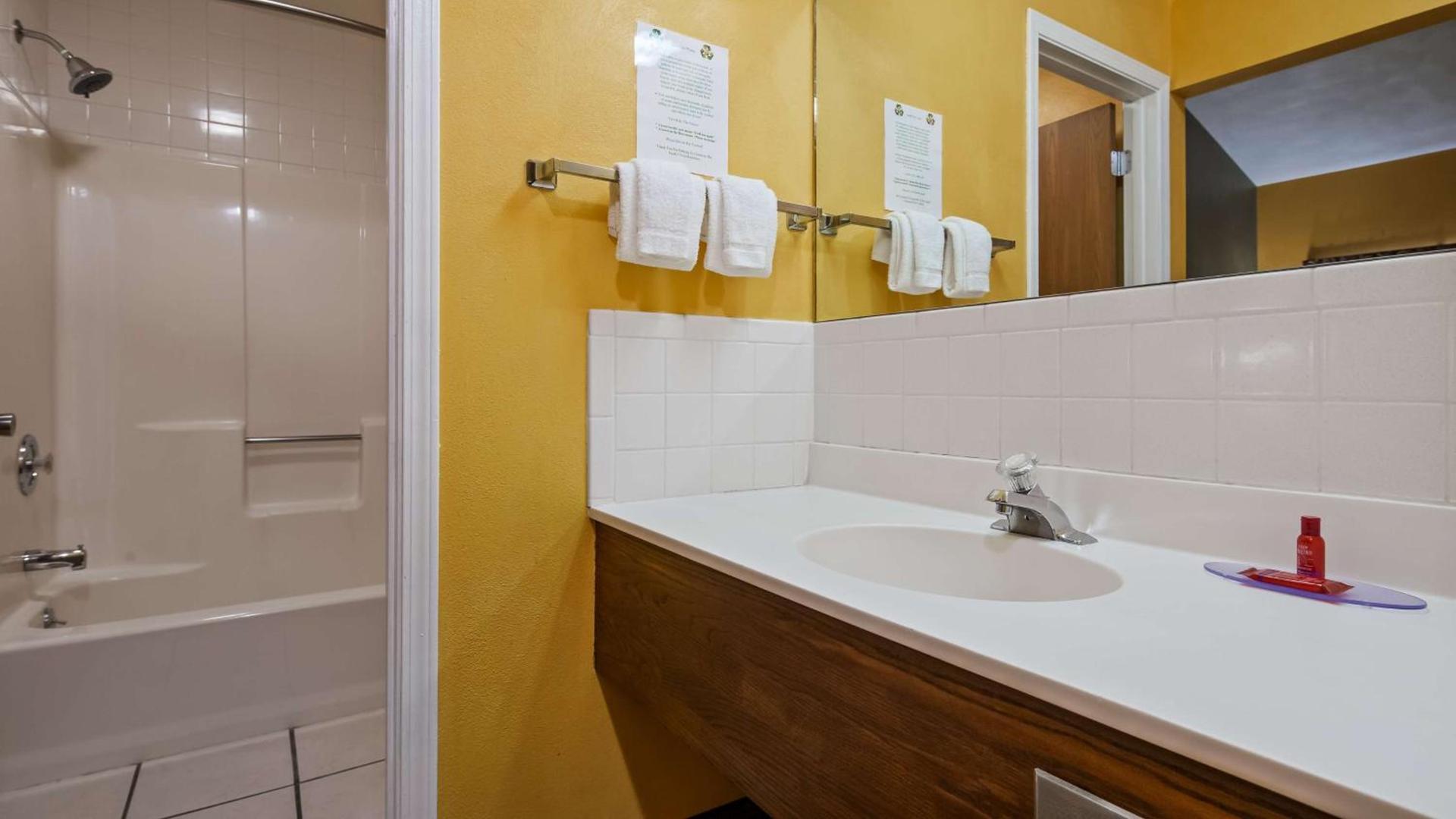SureStay Hotel by Best Western Greenville photo 48