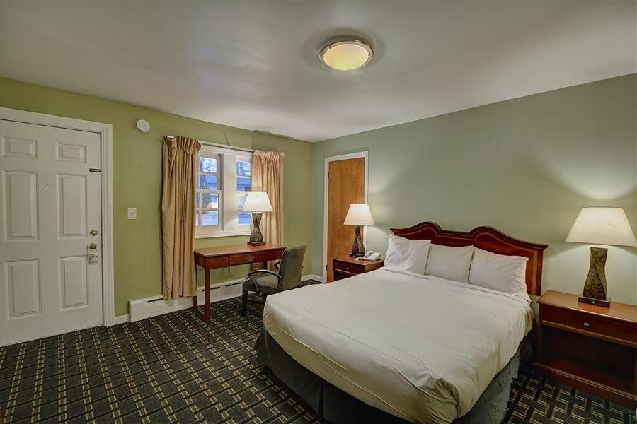 Colonial Motel and Spa photo 5