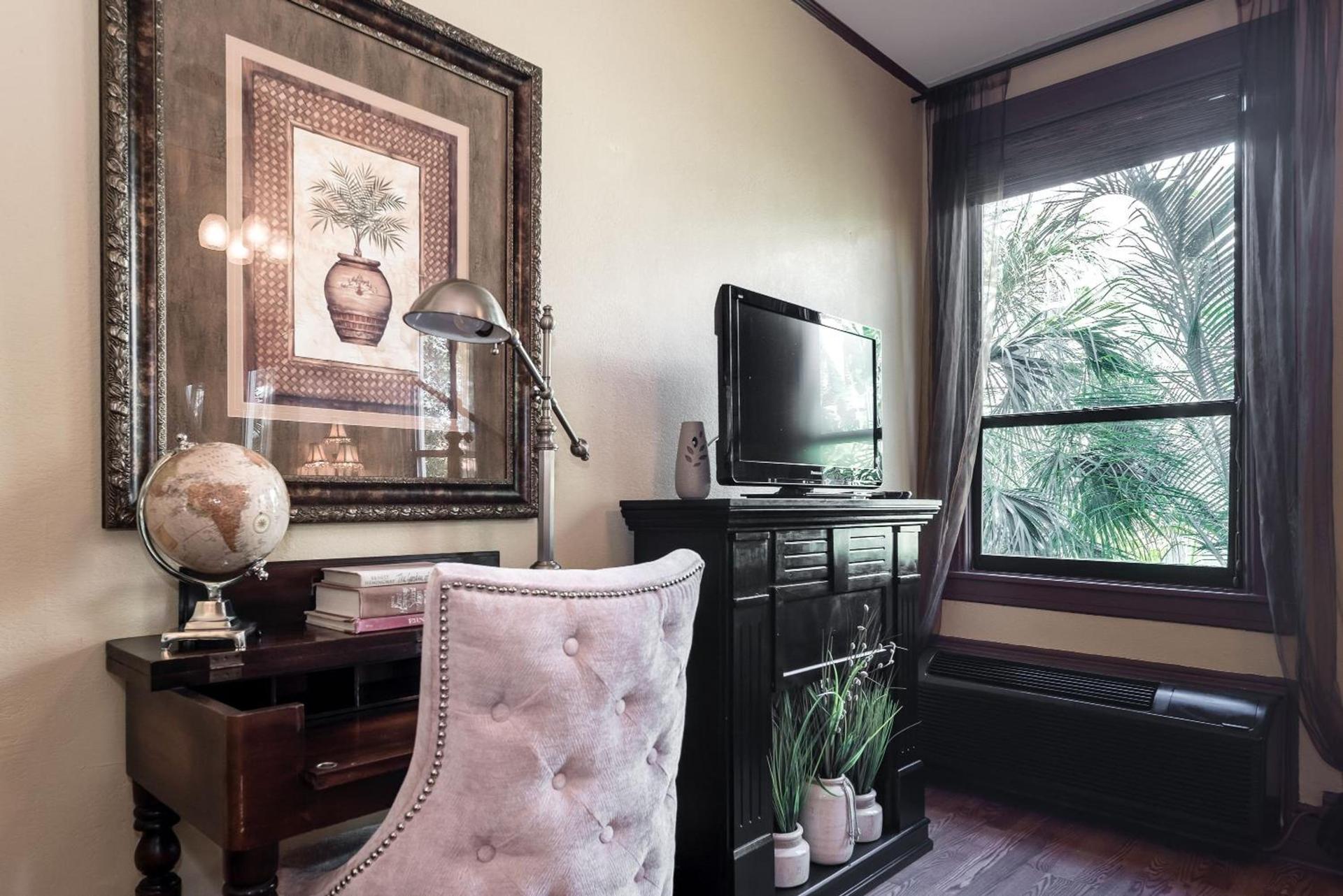 Hemingway Suites at Palm Beach Hotel Island photo 44