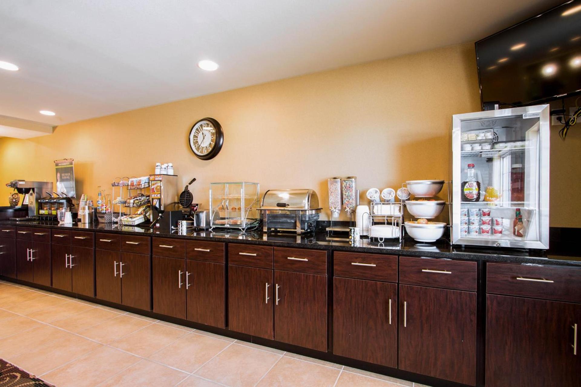 Cobblestone Inn & Suites - Eads photo 6