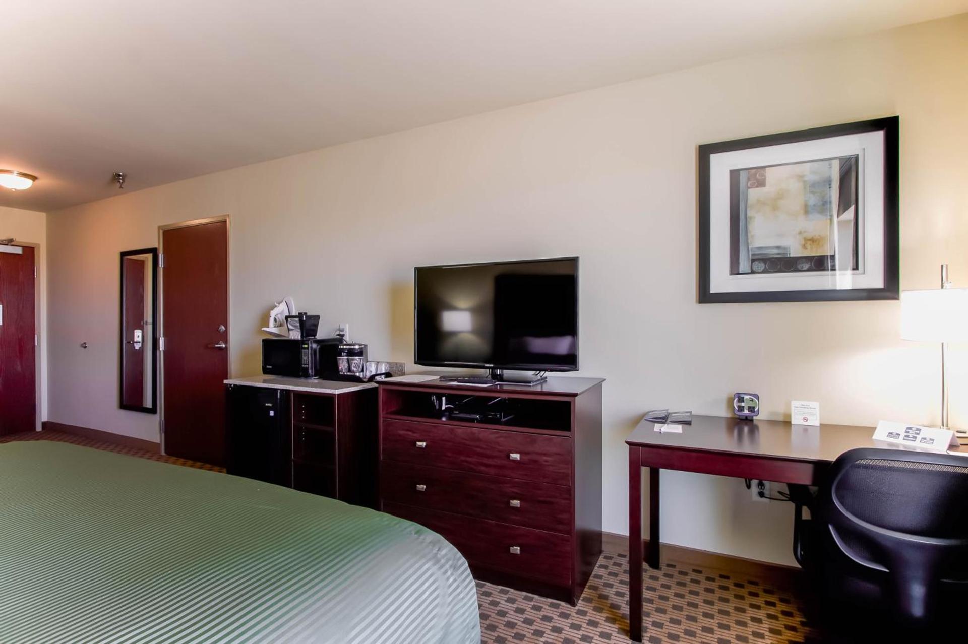 Cobblestone Inn & Suites - Eads photo 22